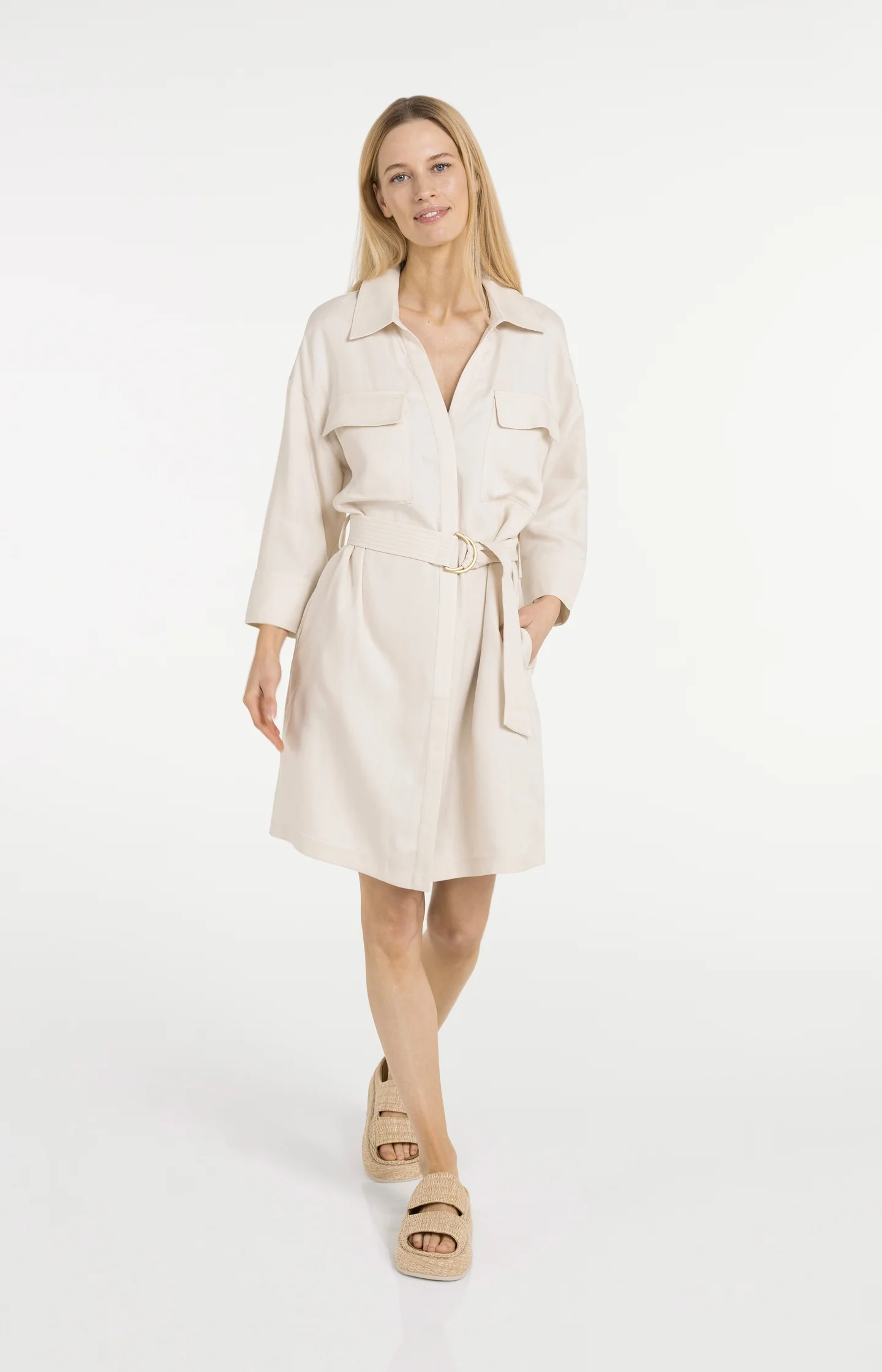 Short linen dress with belt and chest pockets