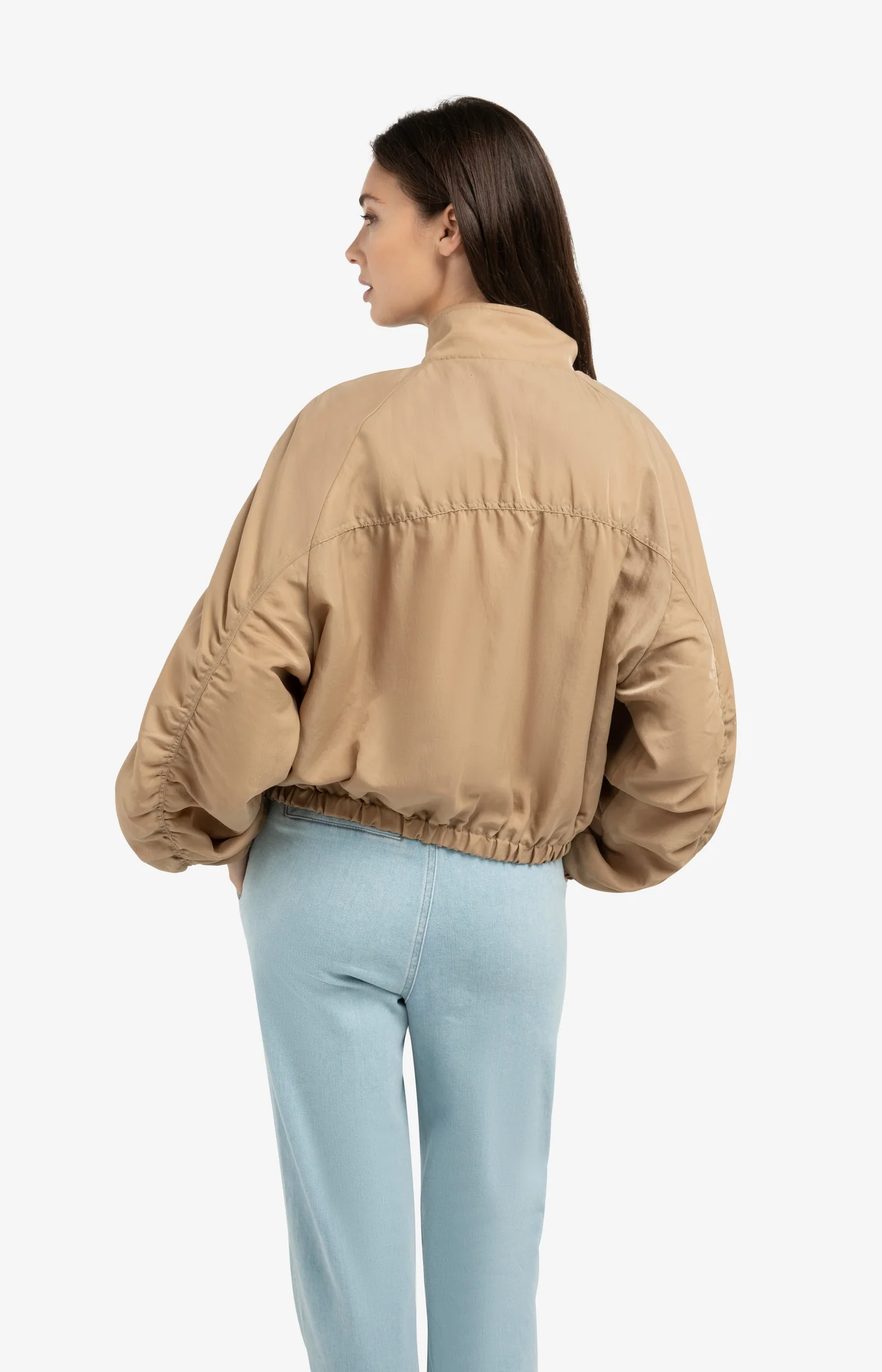 Short oversized jacket with pleated details - Image 5
