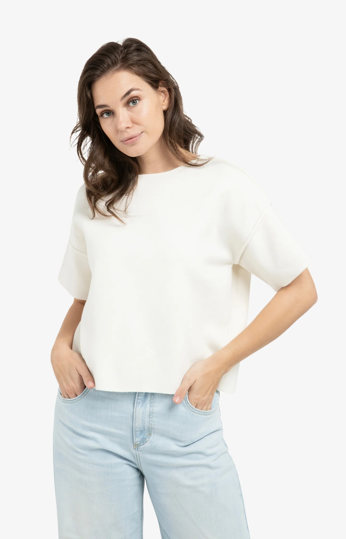 Short sleeve sweater with seam details - Image 3