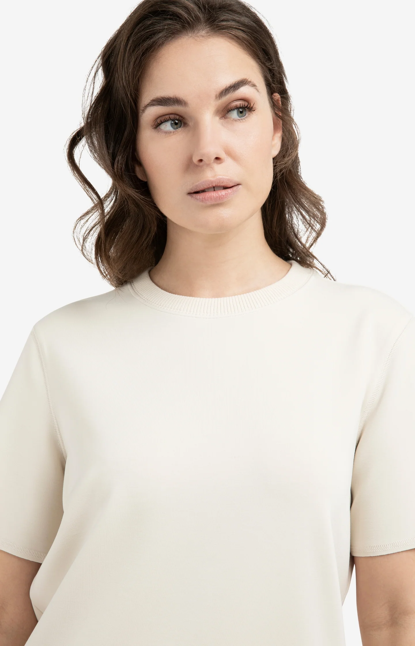 Short sleeve sweatshirt with ribbed knit neckline - Image 5