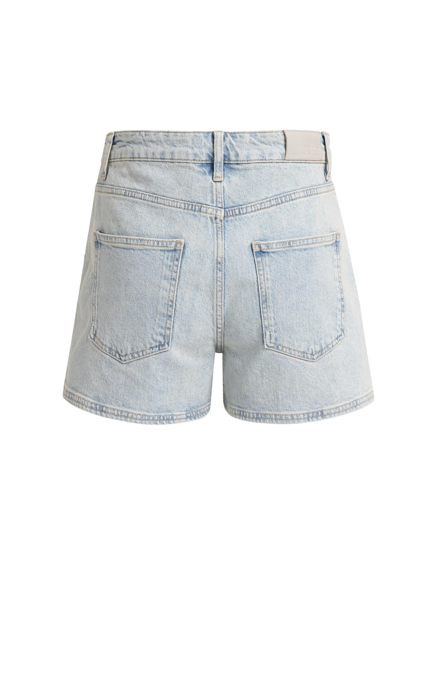 Shorts with pocket details - Image 7
