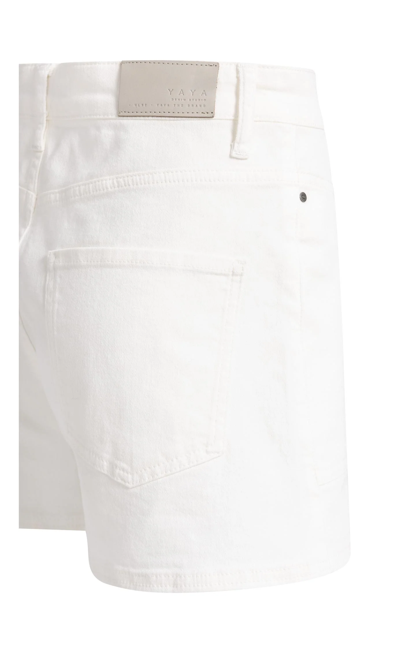 Shorts with pocket details - Image 3