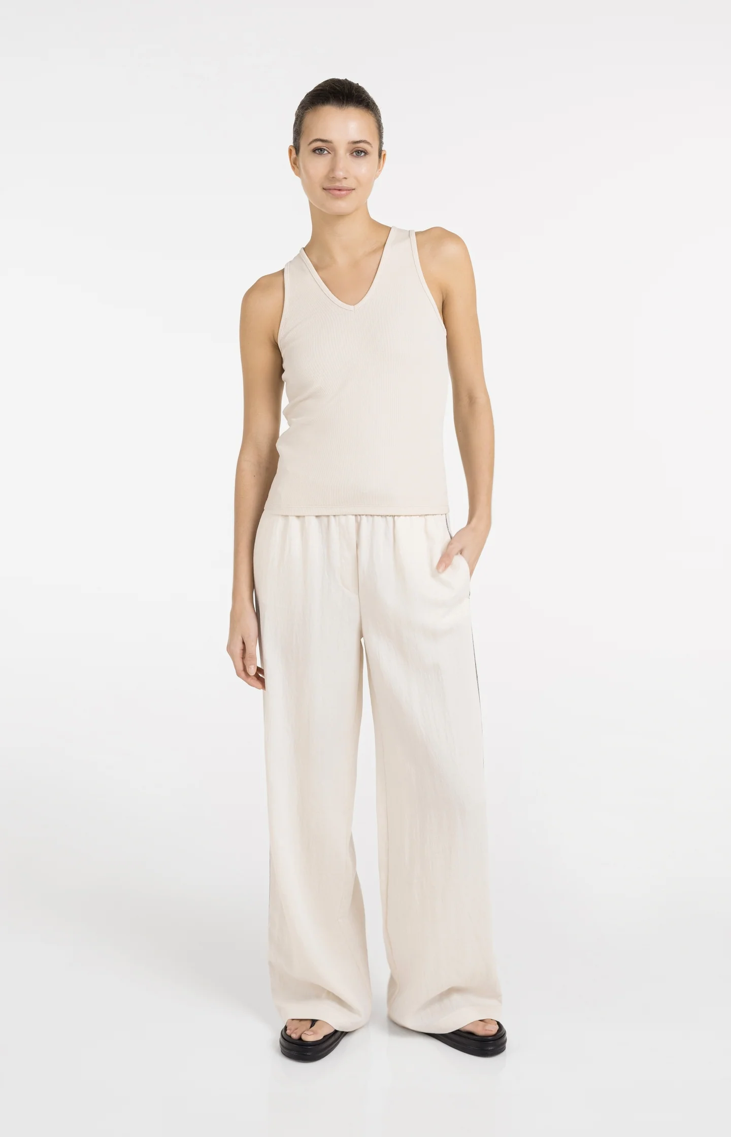 Singlet with crossed back detail - Image 7