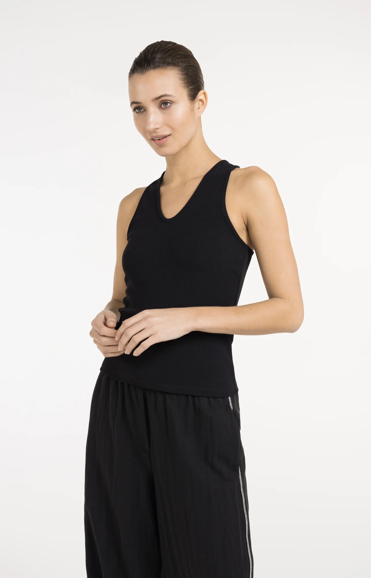 Singlet with crossed back detail - Image 6