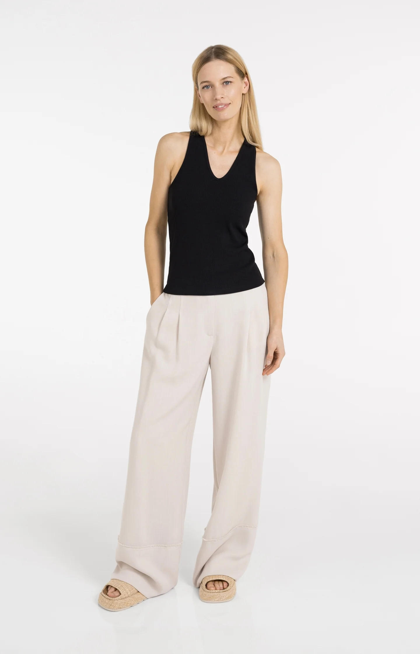 Singlet with crossed back detail - Image 7