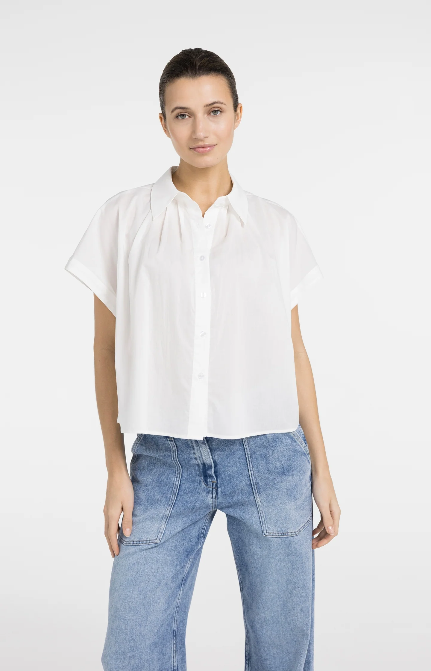 Sleeveless blouse with button details - Image 3