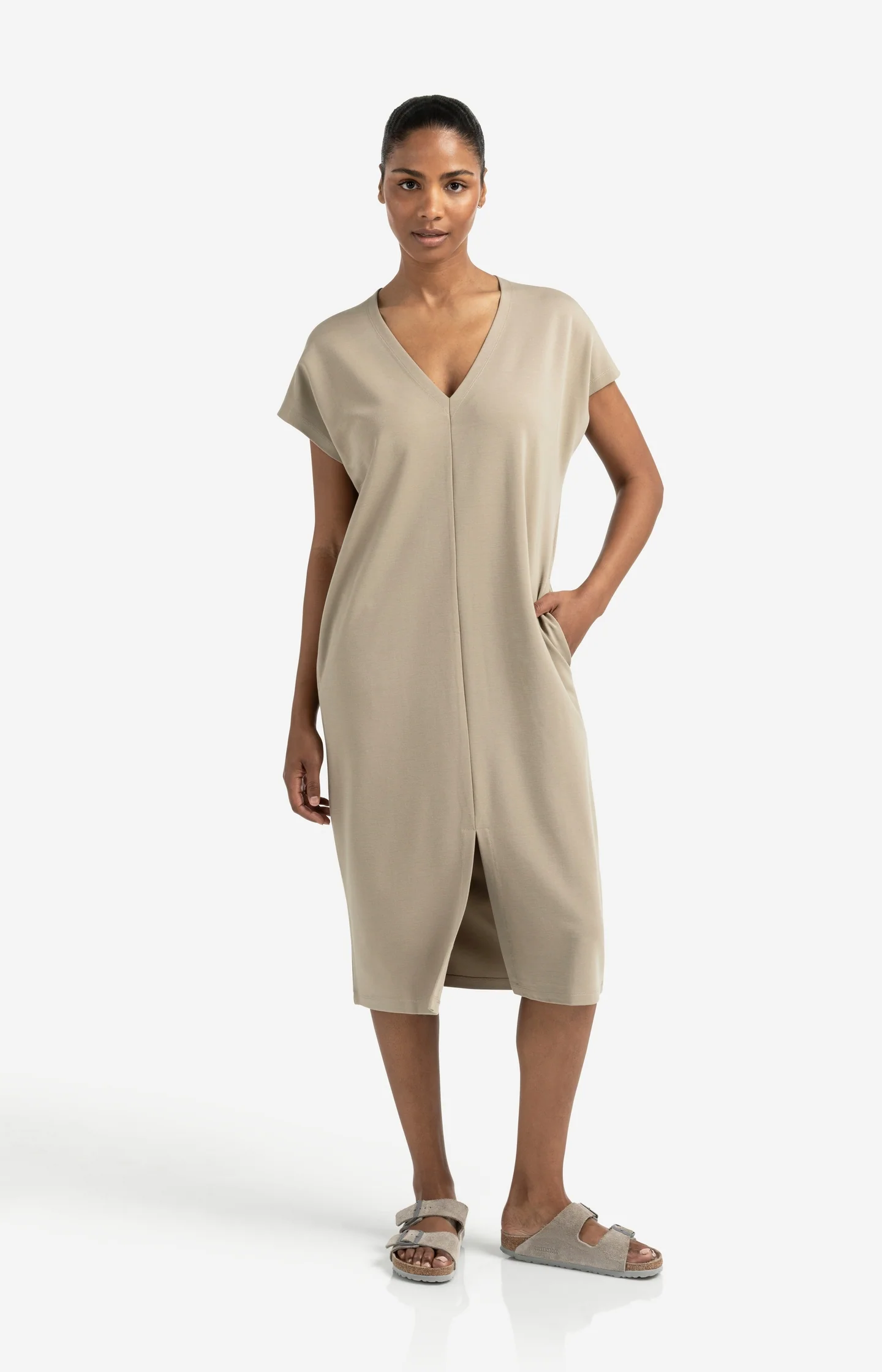 Sleeveless dress with double V-neck and front slit - Image 3