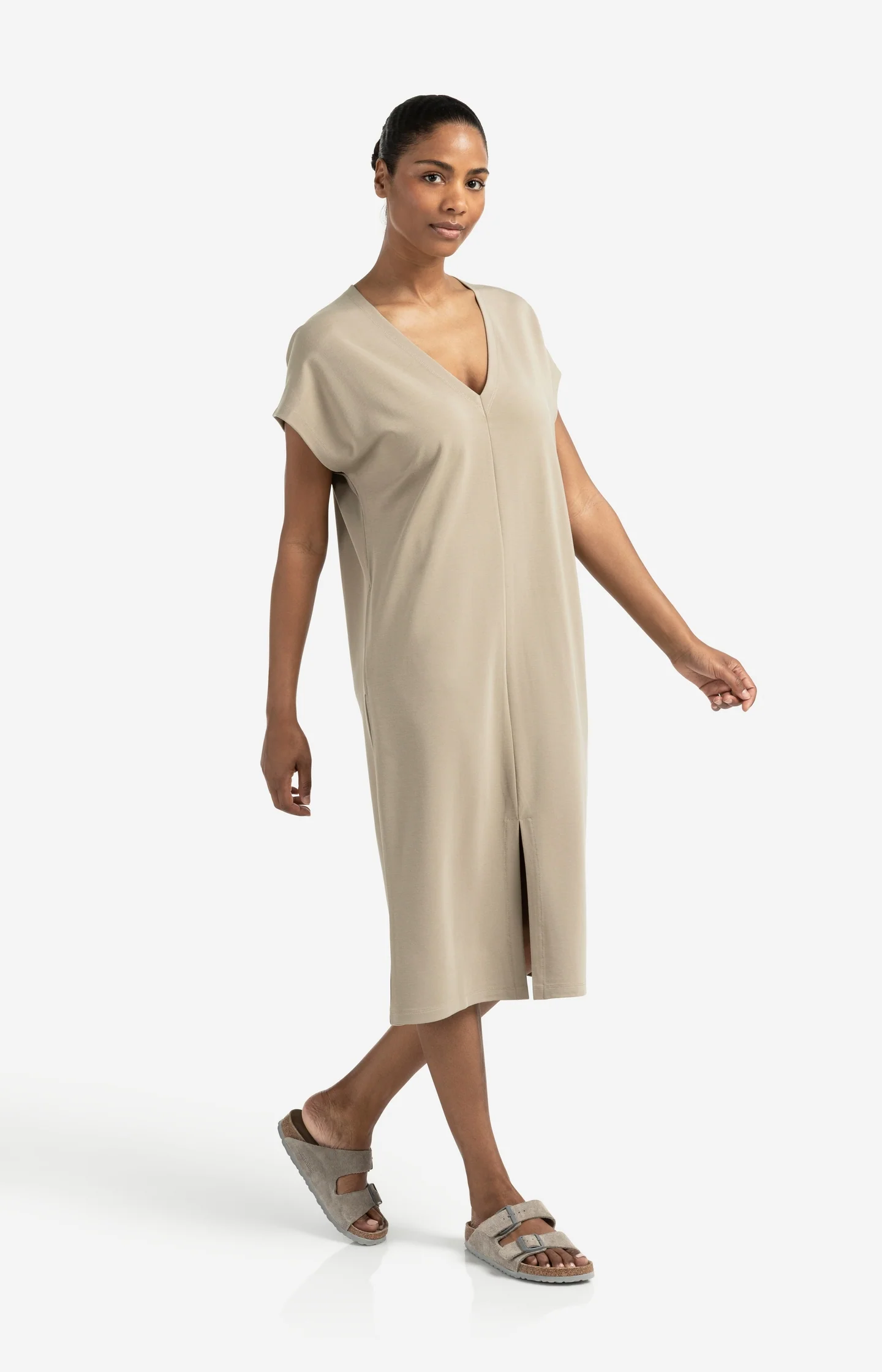 Sleeveless dress with double V-neck and front slit - Image 4