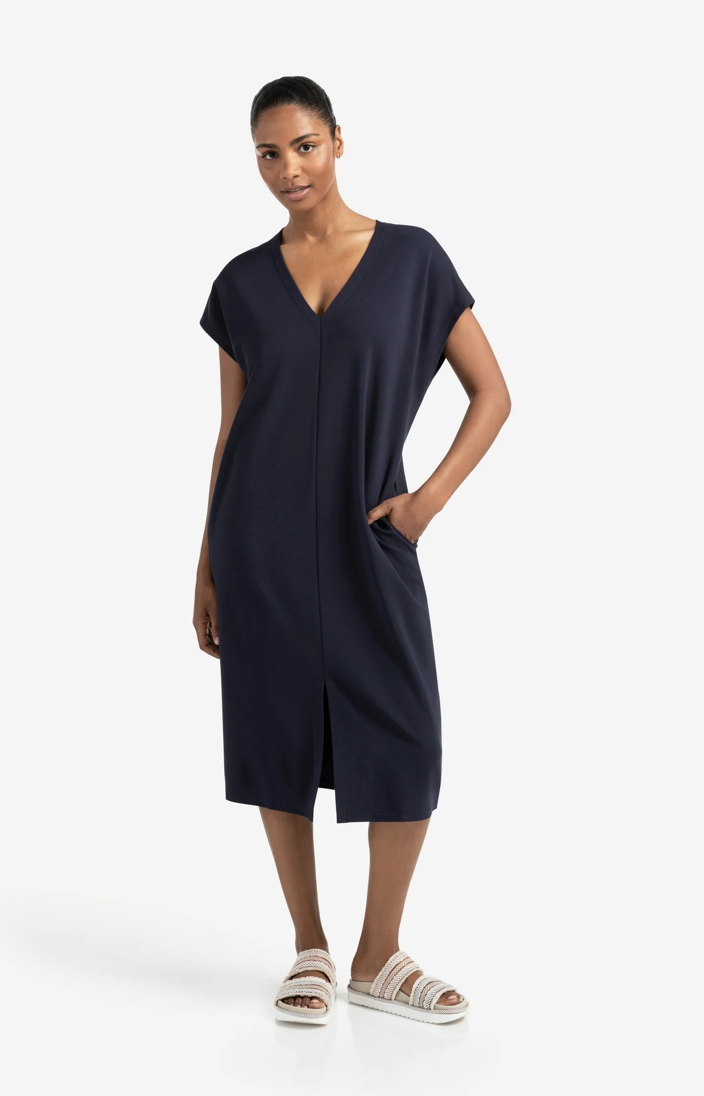 Sleeveless dress with double V-neck and front slit - Image 5