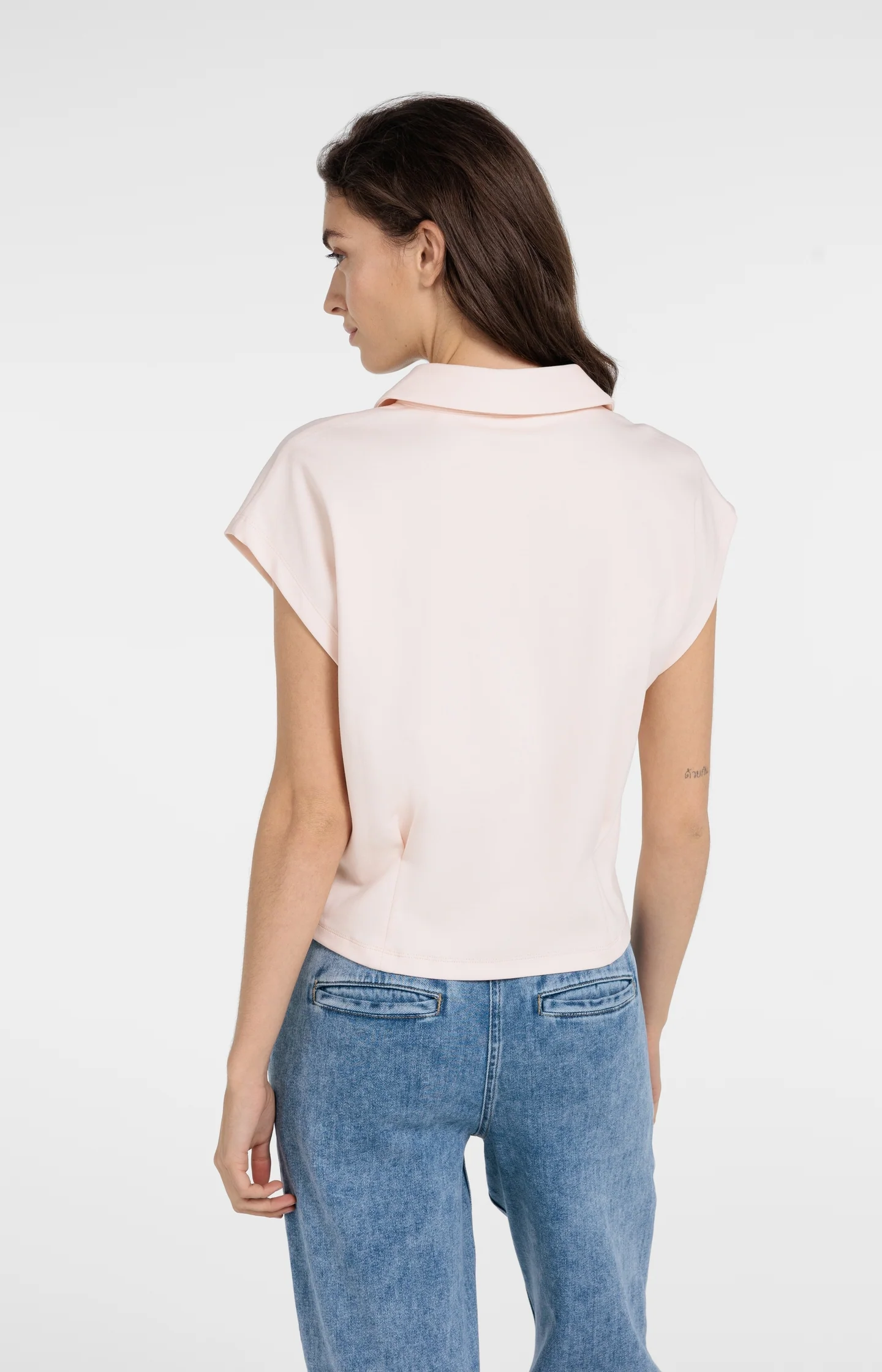 Sleeveless jersey blouse with tailored seams - Image 4