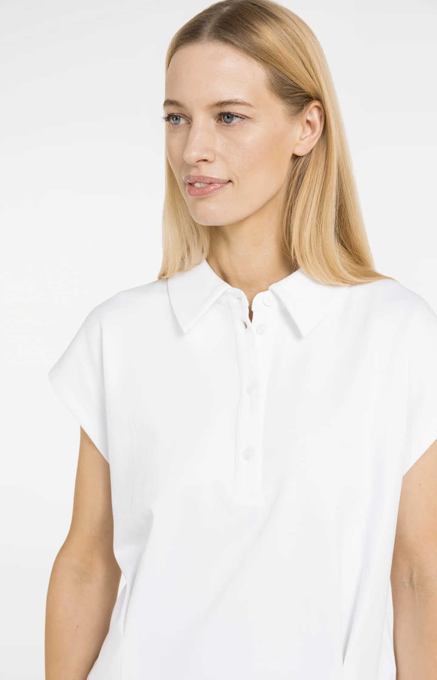 Sleeveless jersey blouse with tailored seams - Image 5