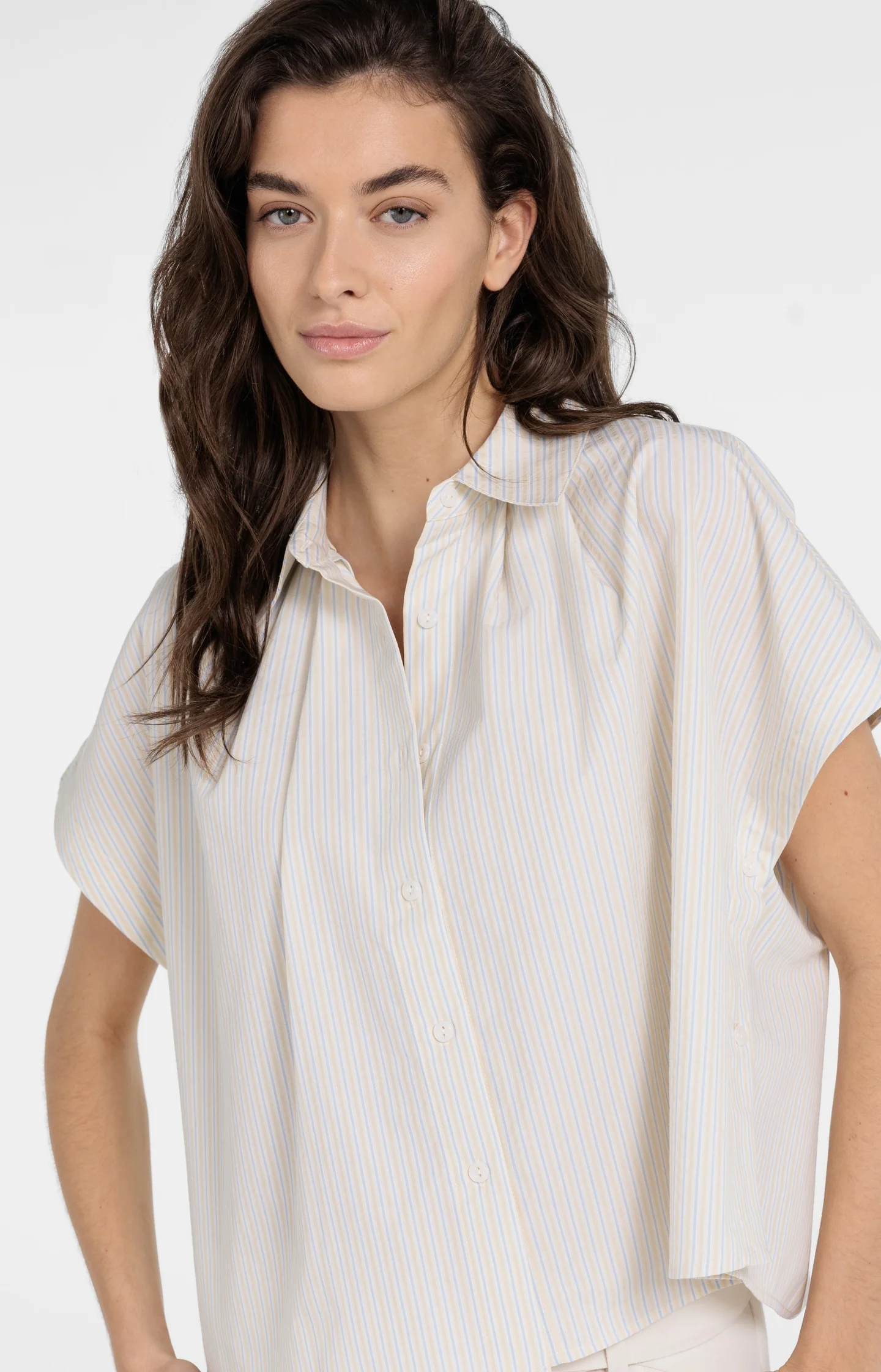 Sleeveless striped blouse with button detail - Image 5
