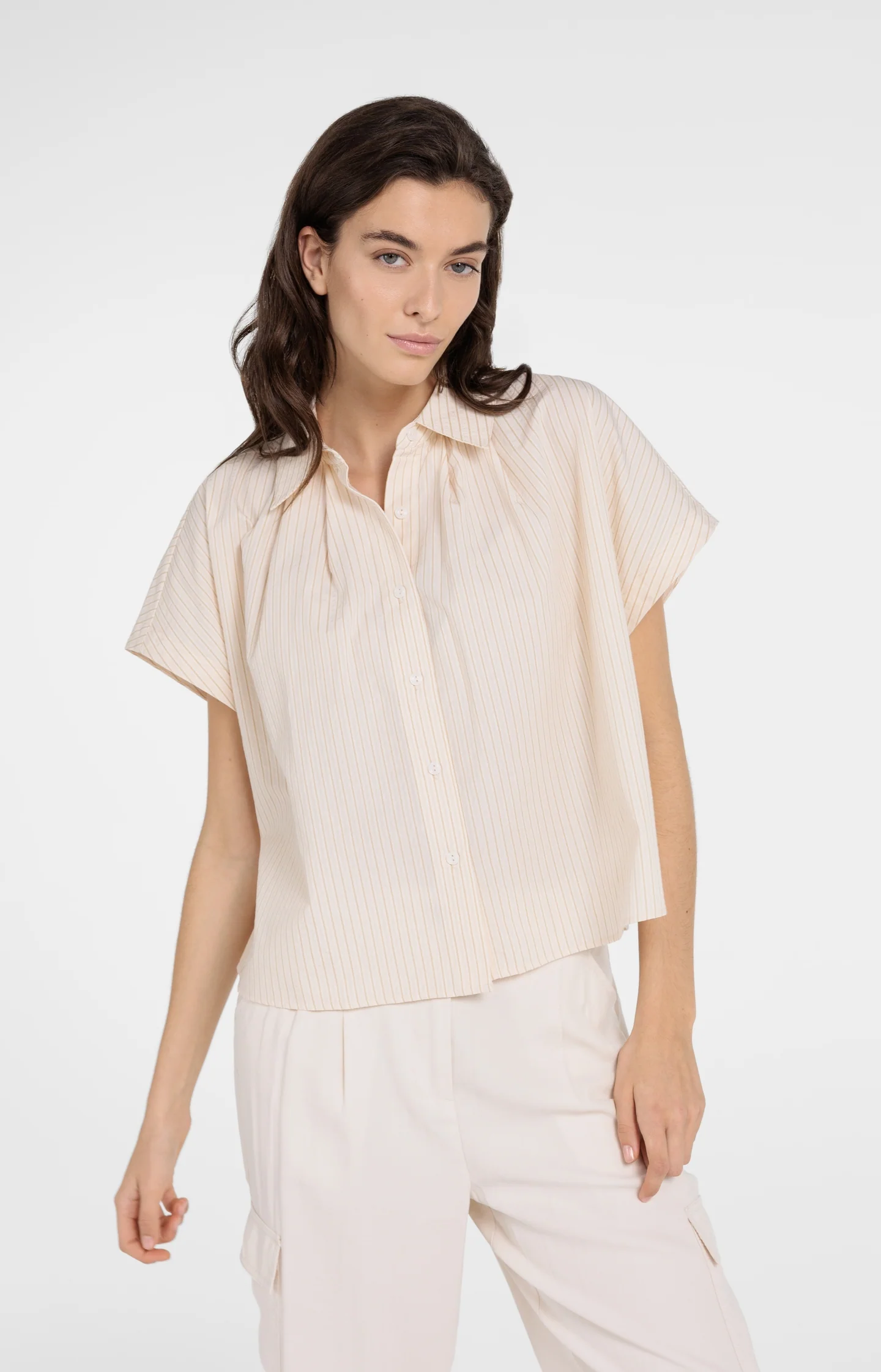 Sleeveless striped blouse with button detail - Image 3