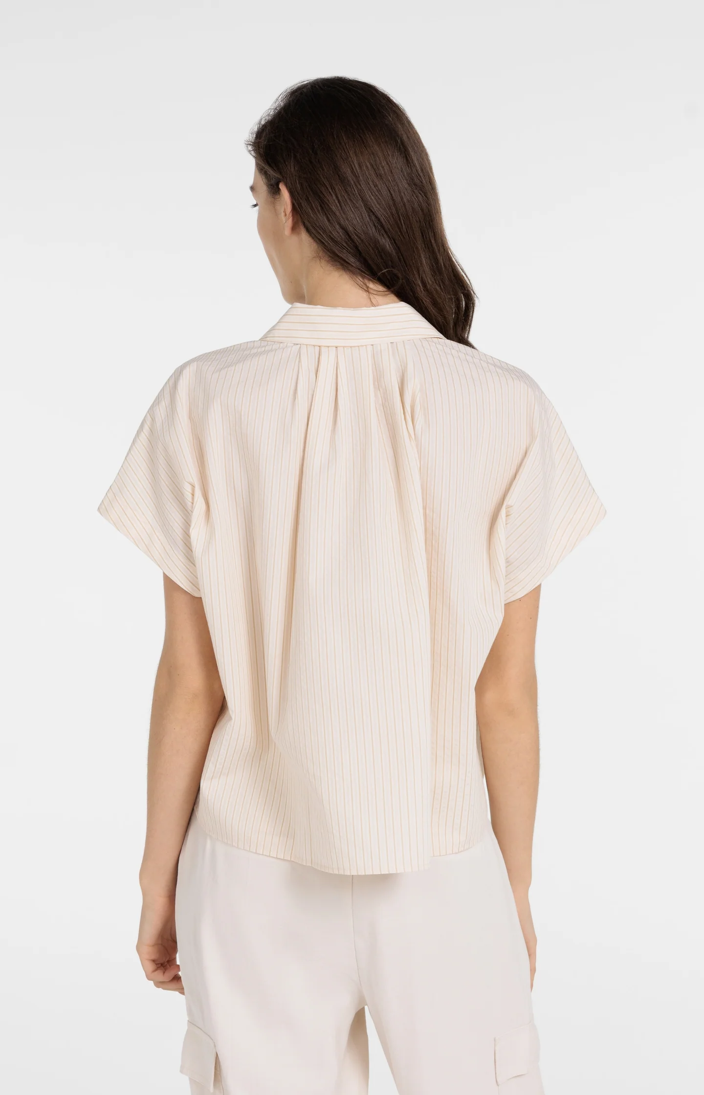 Sleeveless striped blouse with button detail - Image 4