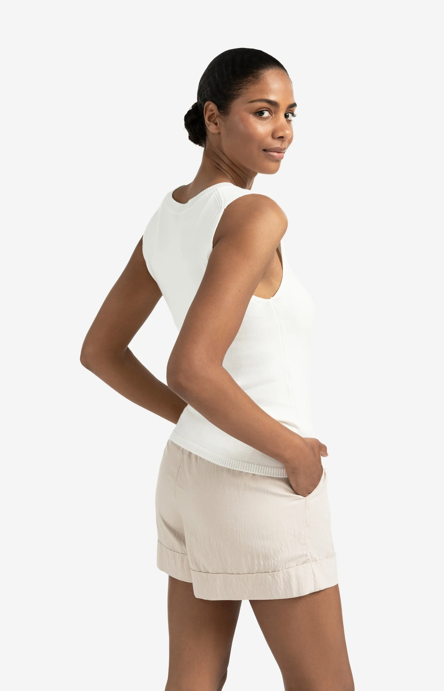 Sleeveless sweater with knotted detail at waist - Image 5
