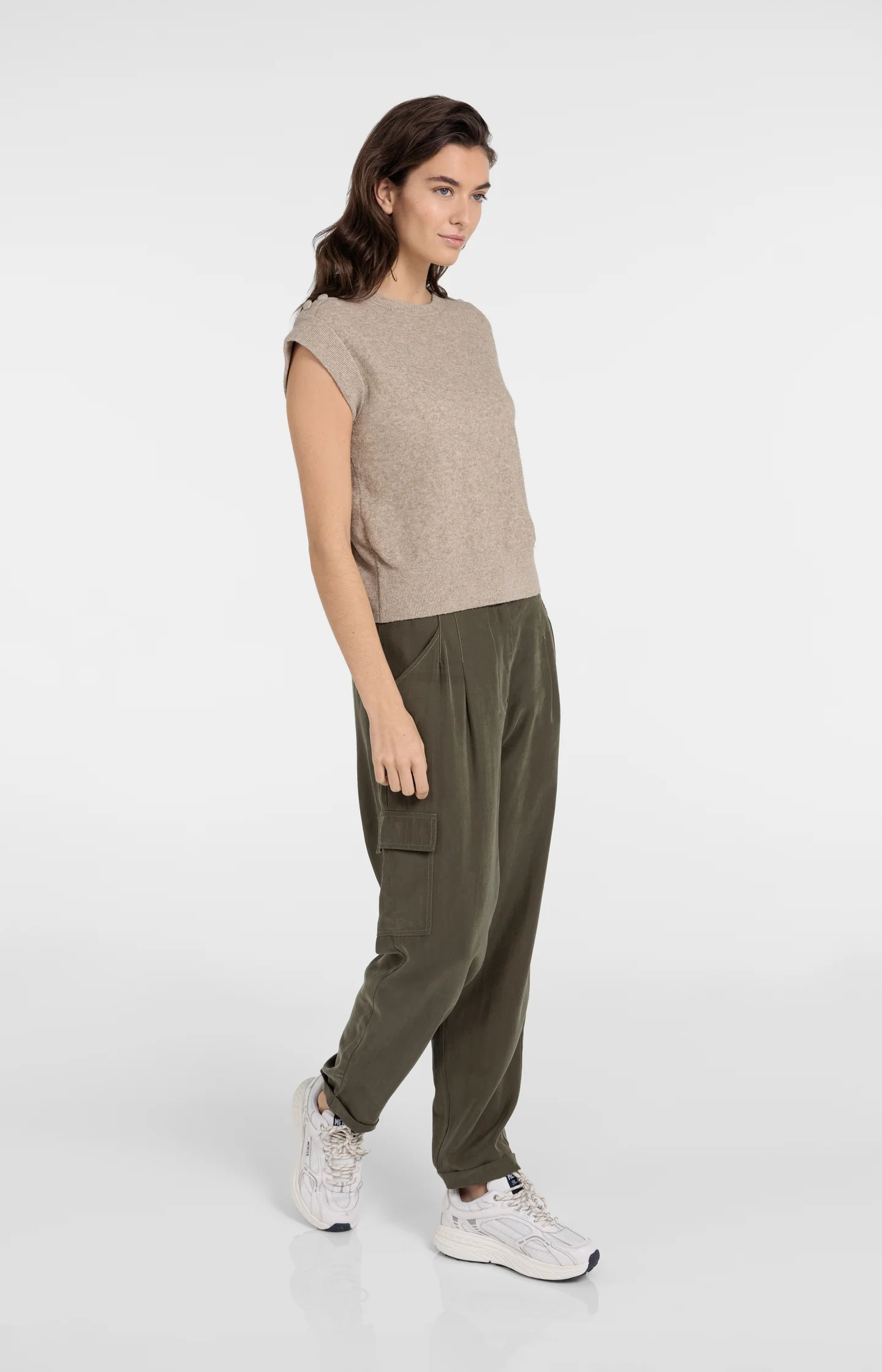 Sleeveless sweater with shoulder button details - Image 7
