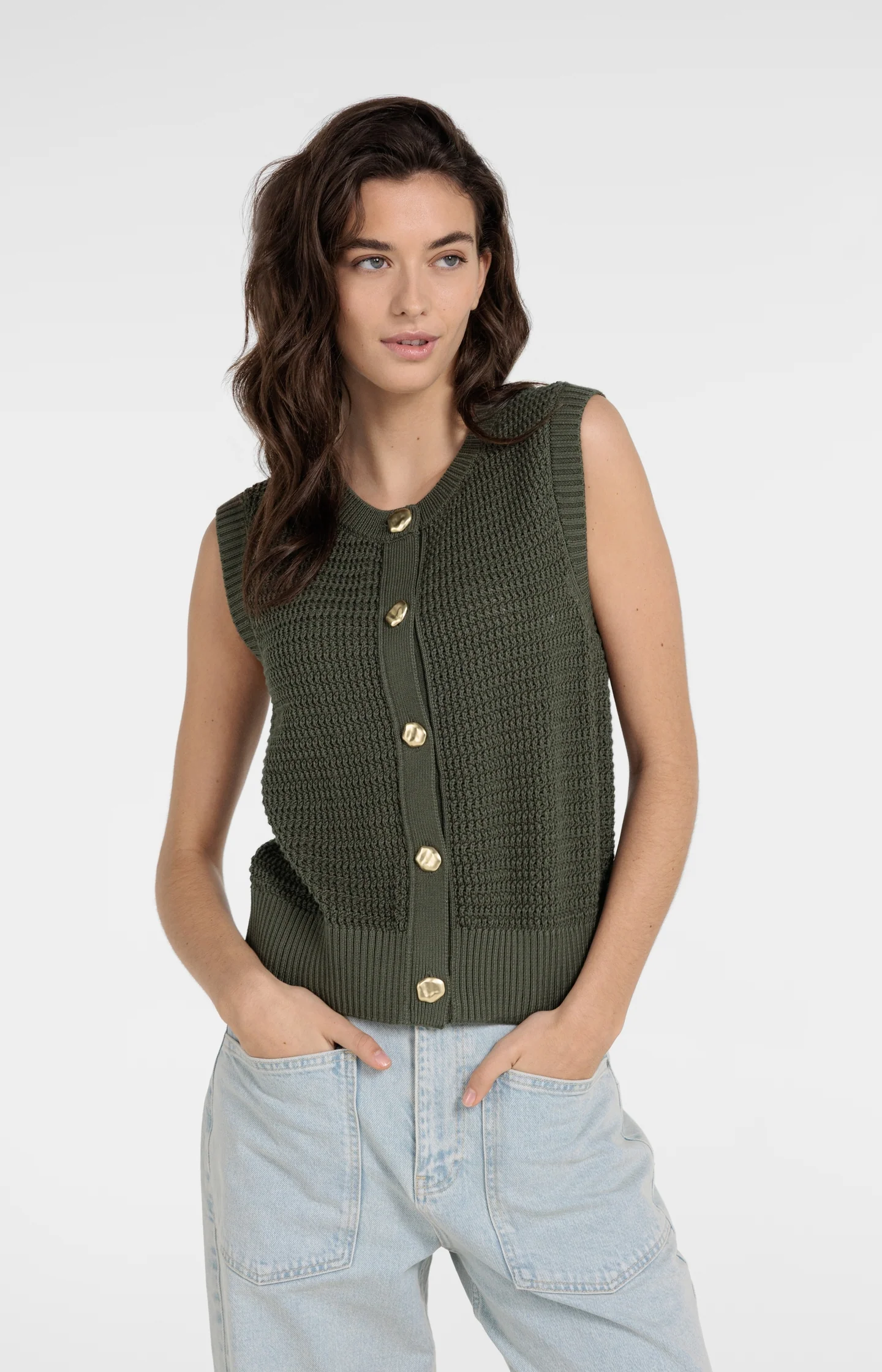 Sleeveless textured cardigan with gold-tone buttons - Image 4