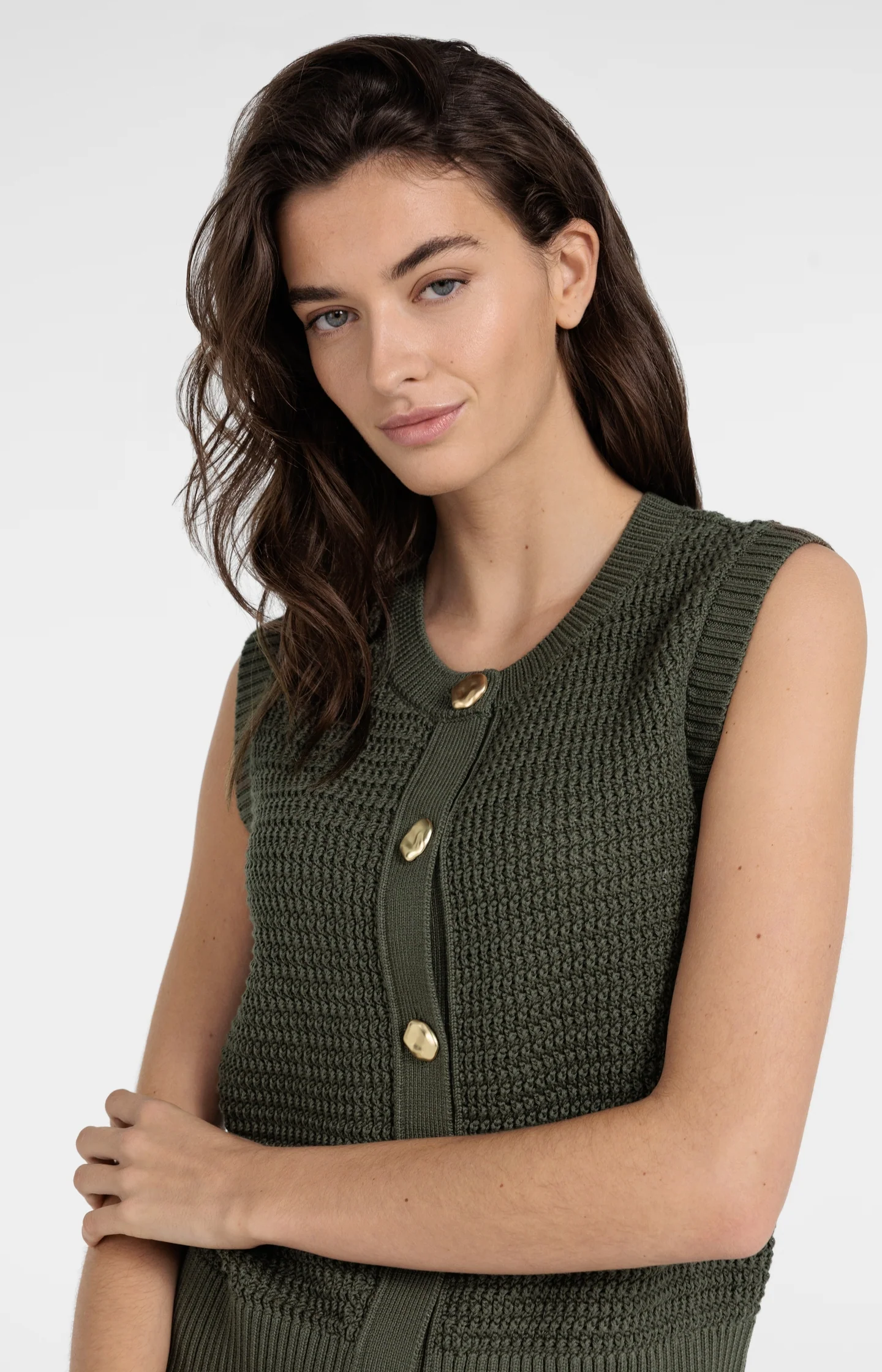 Sleeveless textured cardigan with gold-tone buttons - Image 6