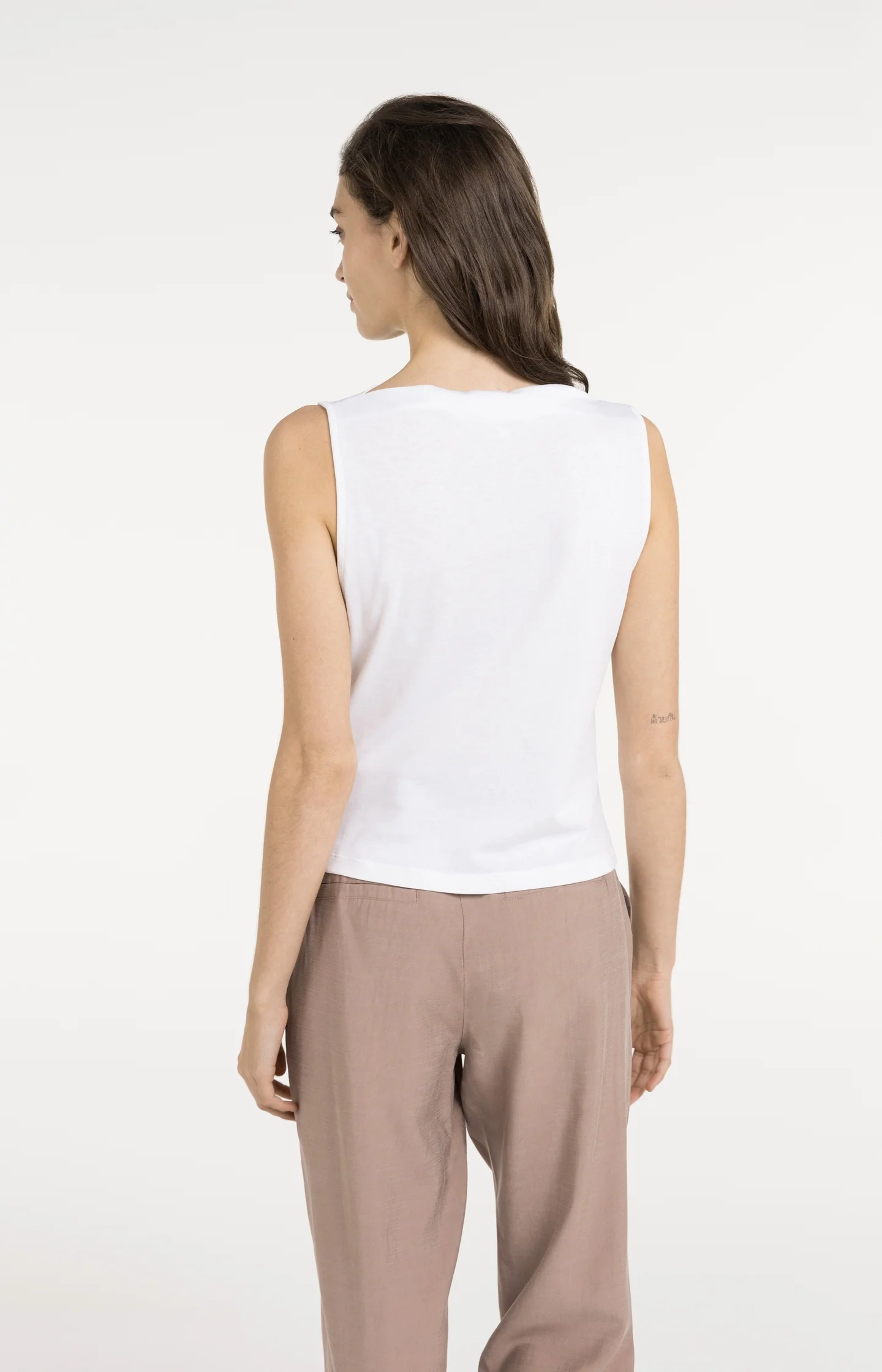 Sleeveless top with boat neckline - Image 4