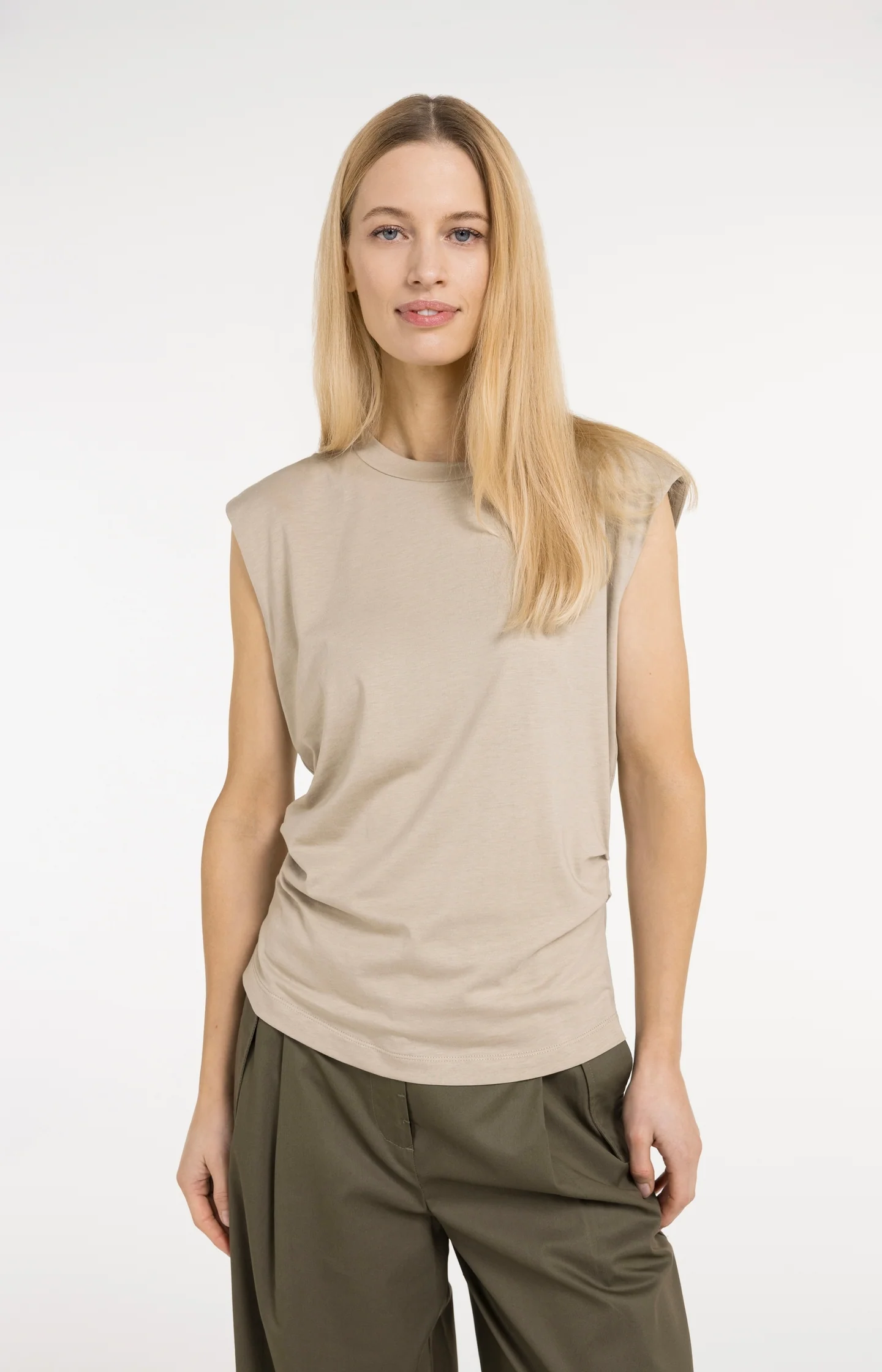 Sleeveless top with pleated sideseams - Image 3