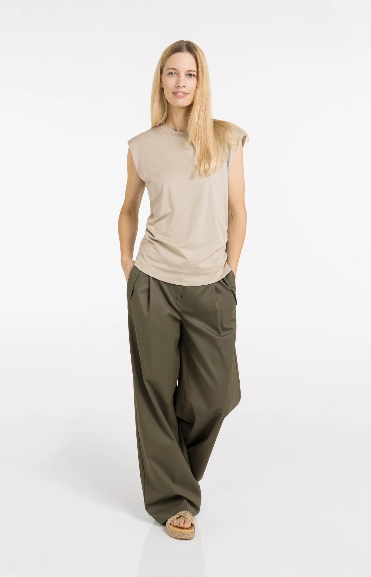 Sleeveless top with pleated sideseams - Image 7