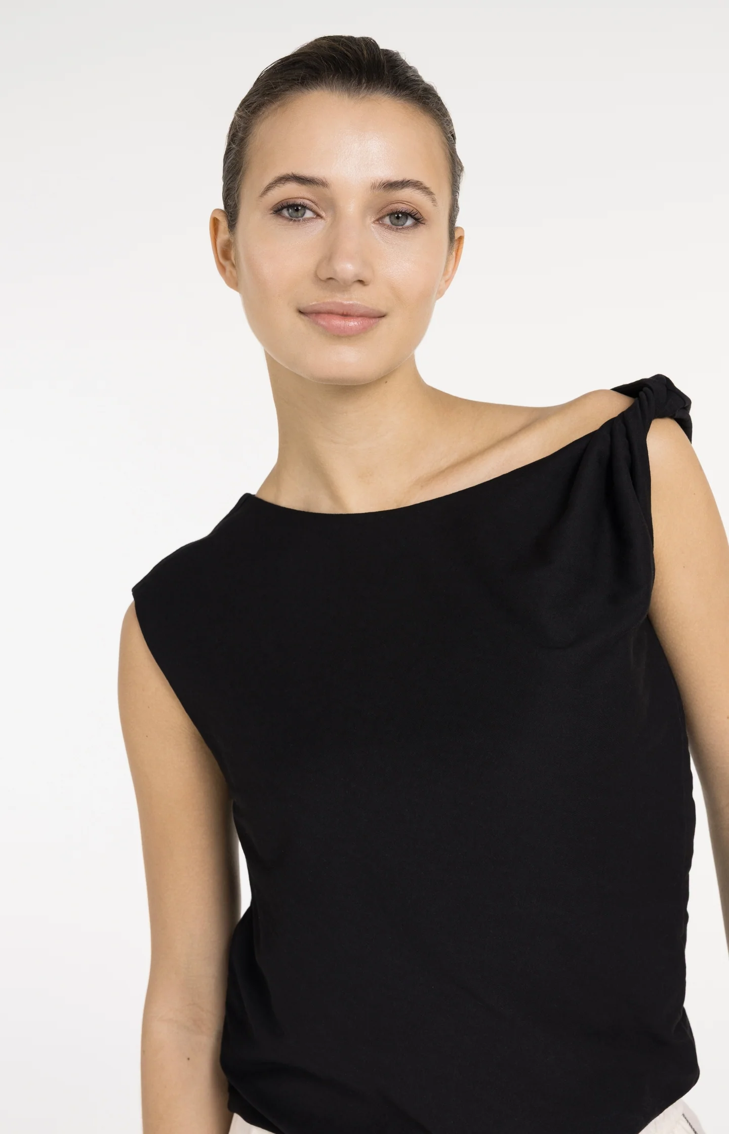 Sleeveless top with twisted shoulder detail - Image 5