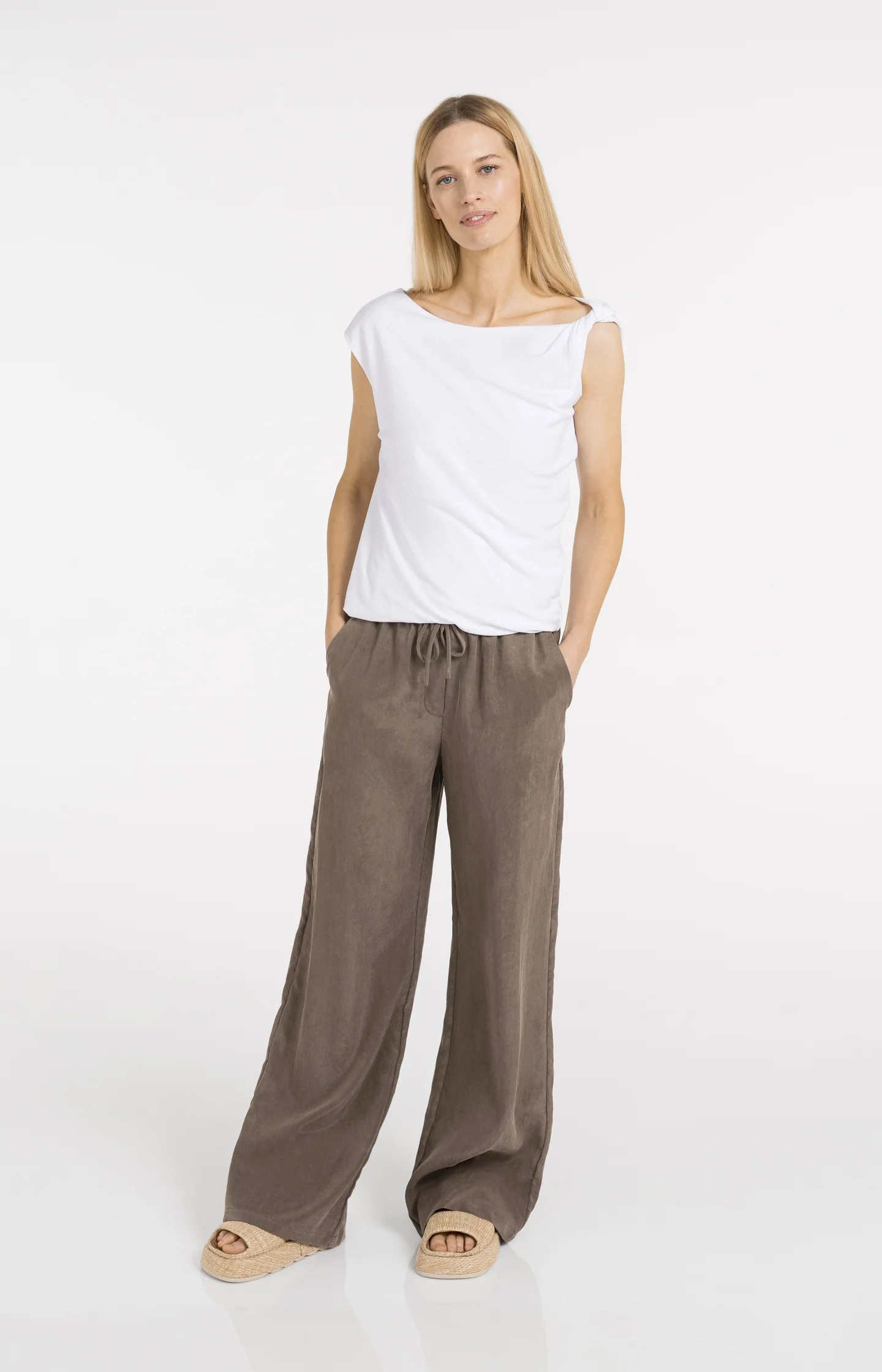Sleeveless top with twisted shoulder detail - Image 5