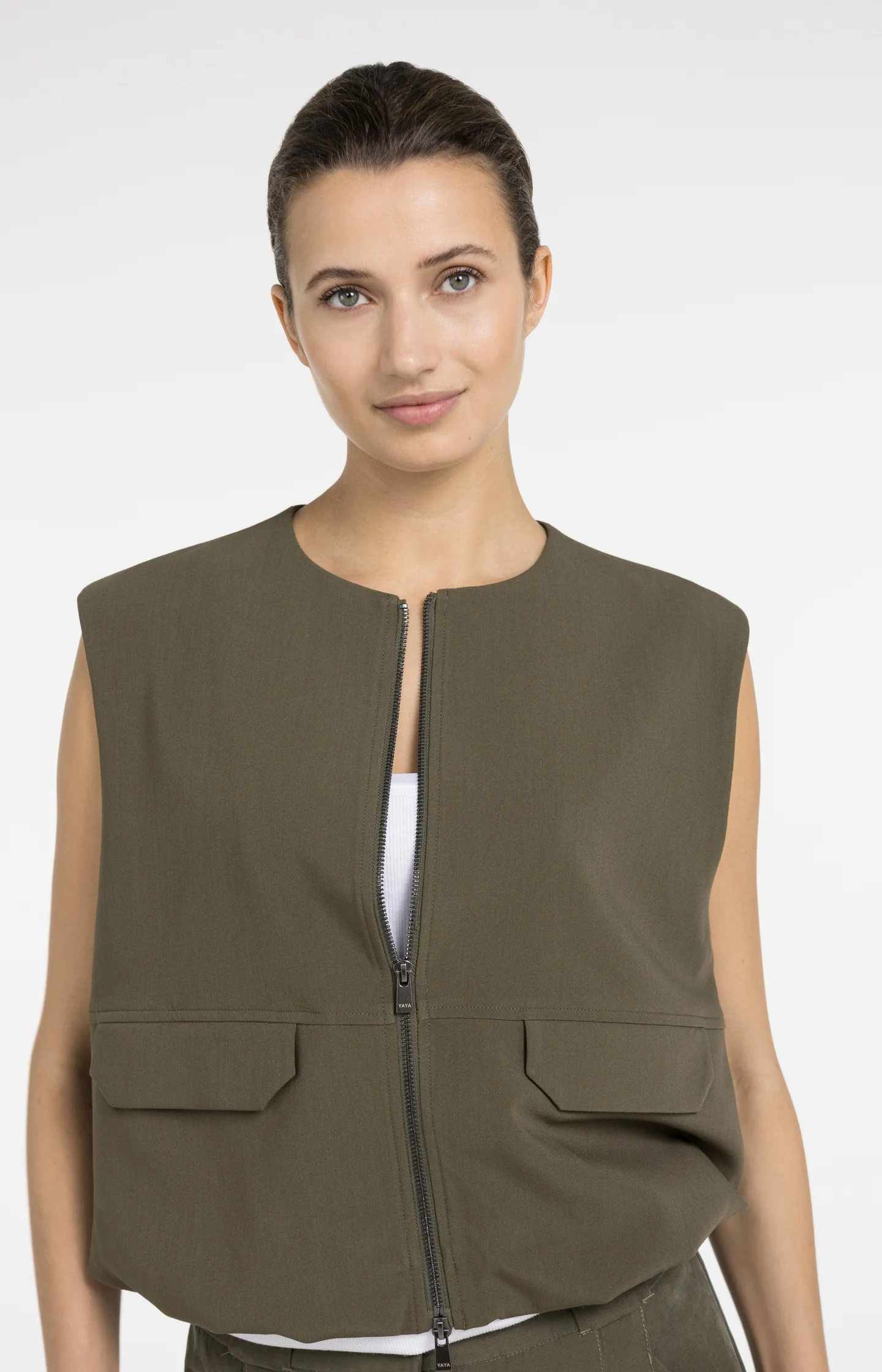 Sleeveless woven jacket with balloon-shaped hem - Image 6