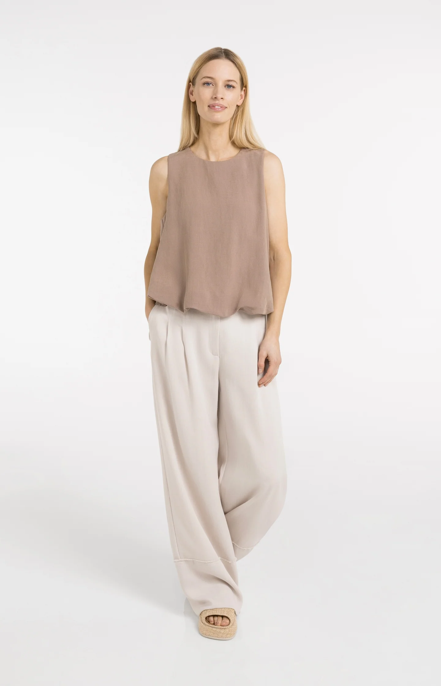 Sleeveless woven top with balloon hem - Image 6