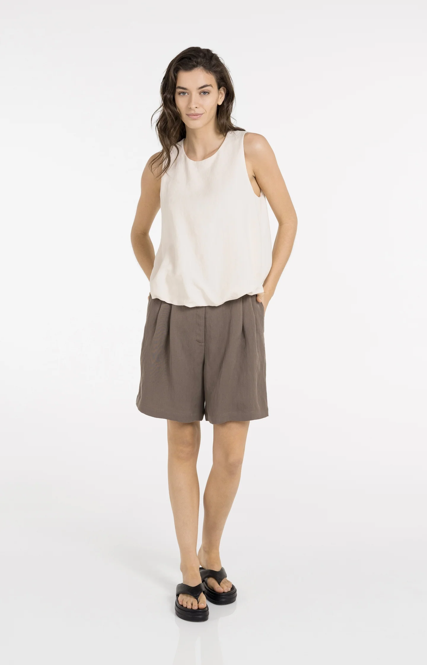 Sleeveless woven top with balloon hem - Image 6