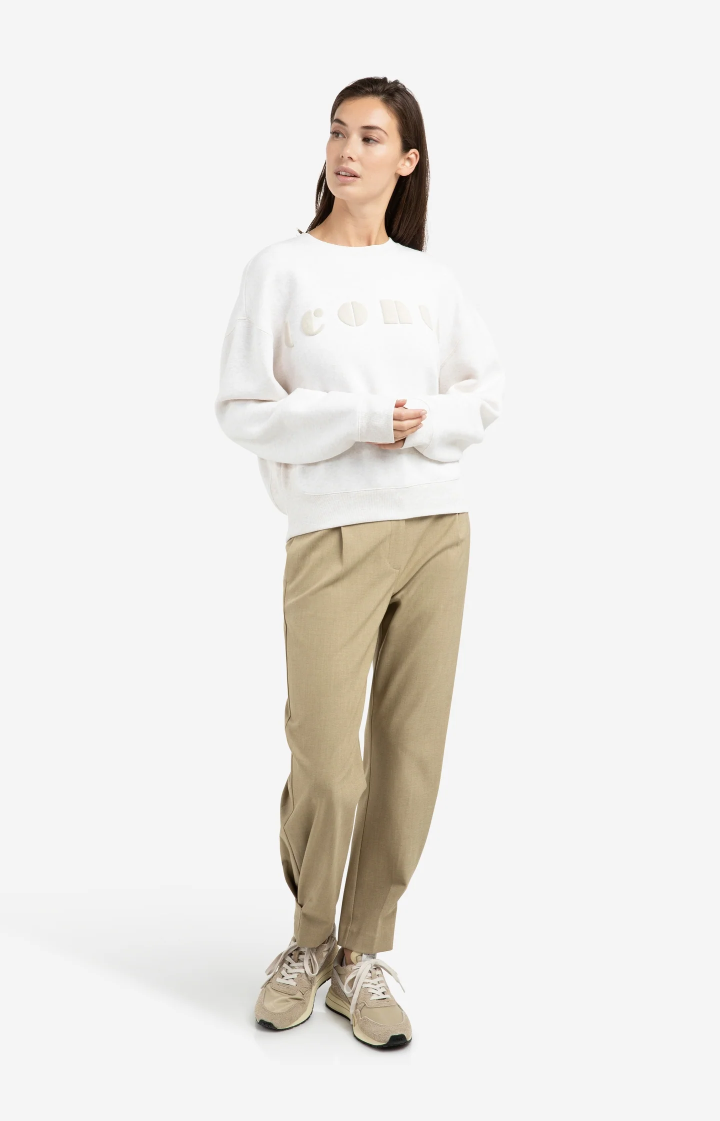 Soft sweater with chest artwork 'iconic' - Image 6