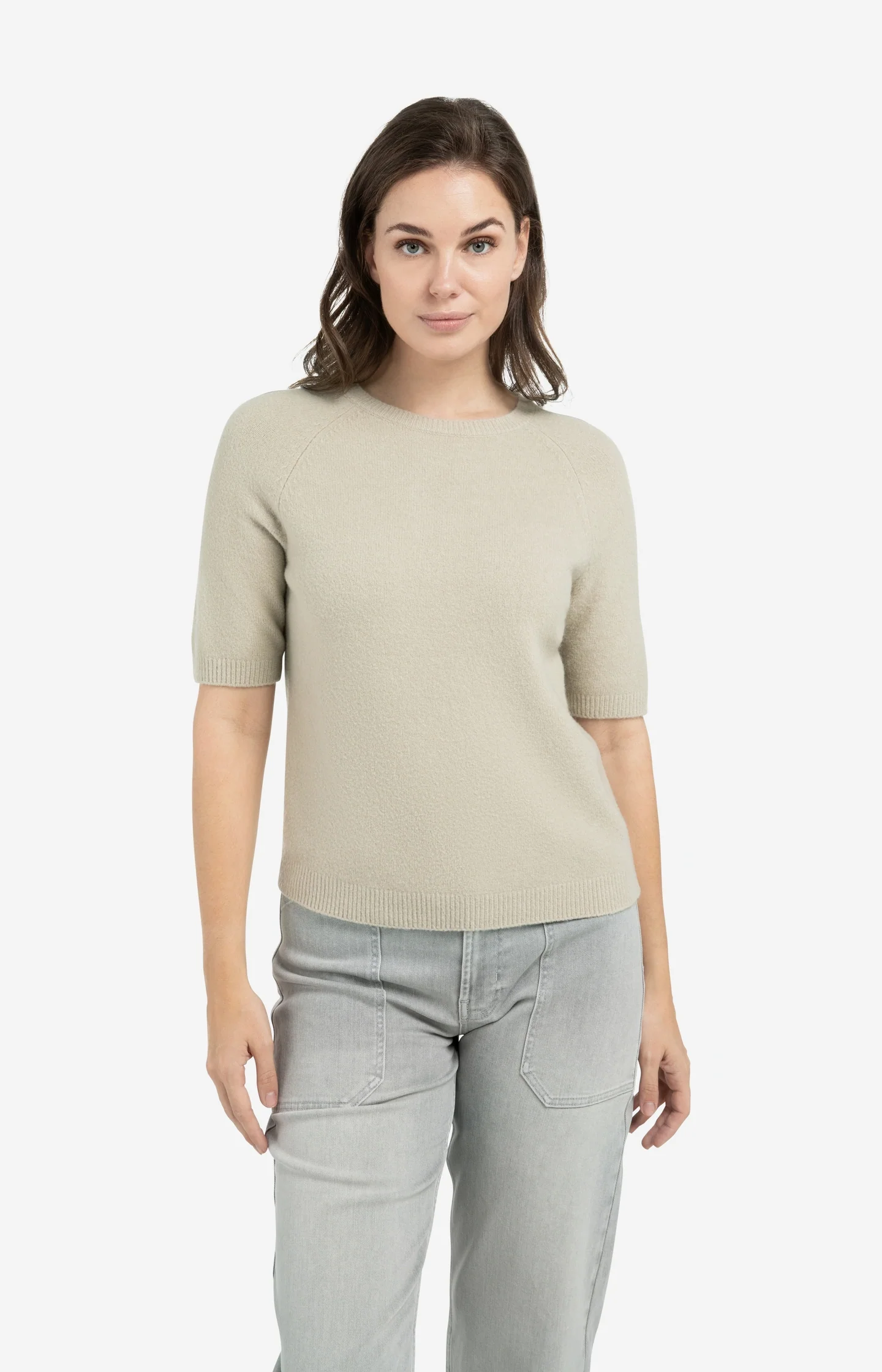 Soft sweater with short sleeves and round neckline - Image 3