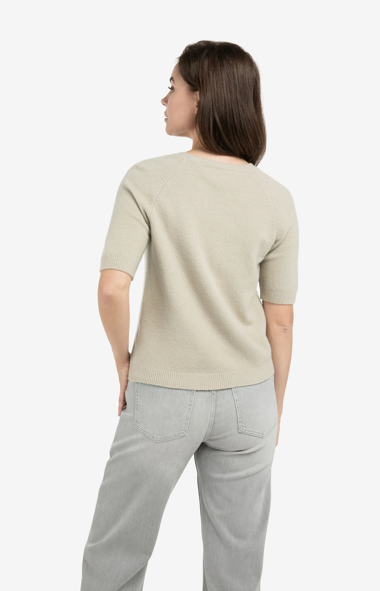 Soft sweater with short sleeves and round neckline - Image 4