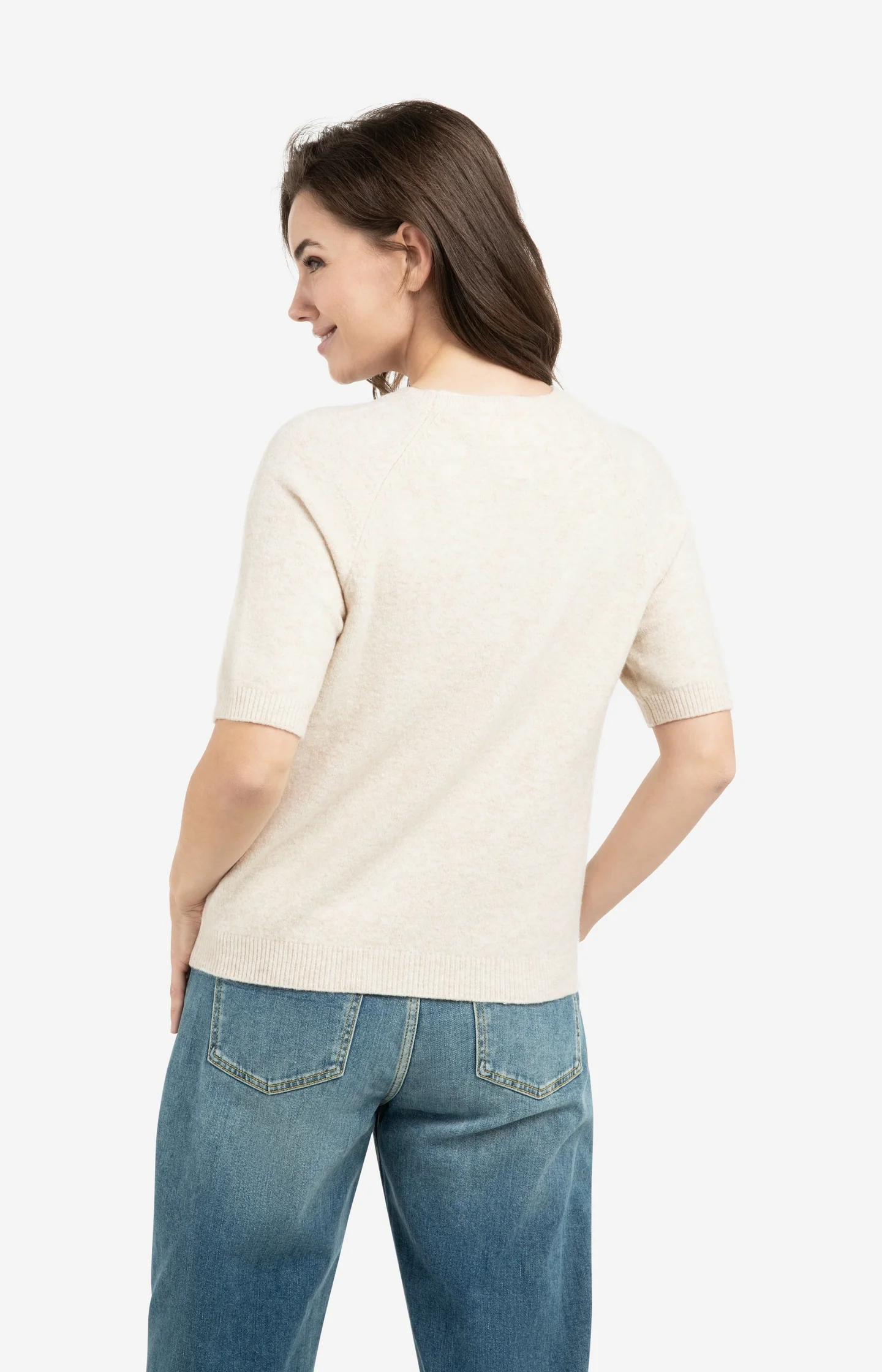 Soft sweater with short sleeves and round neckline - Image 4