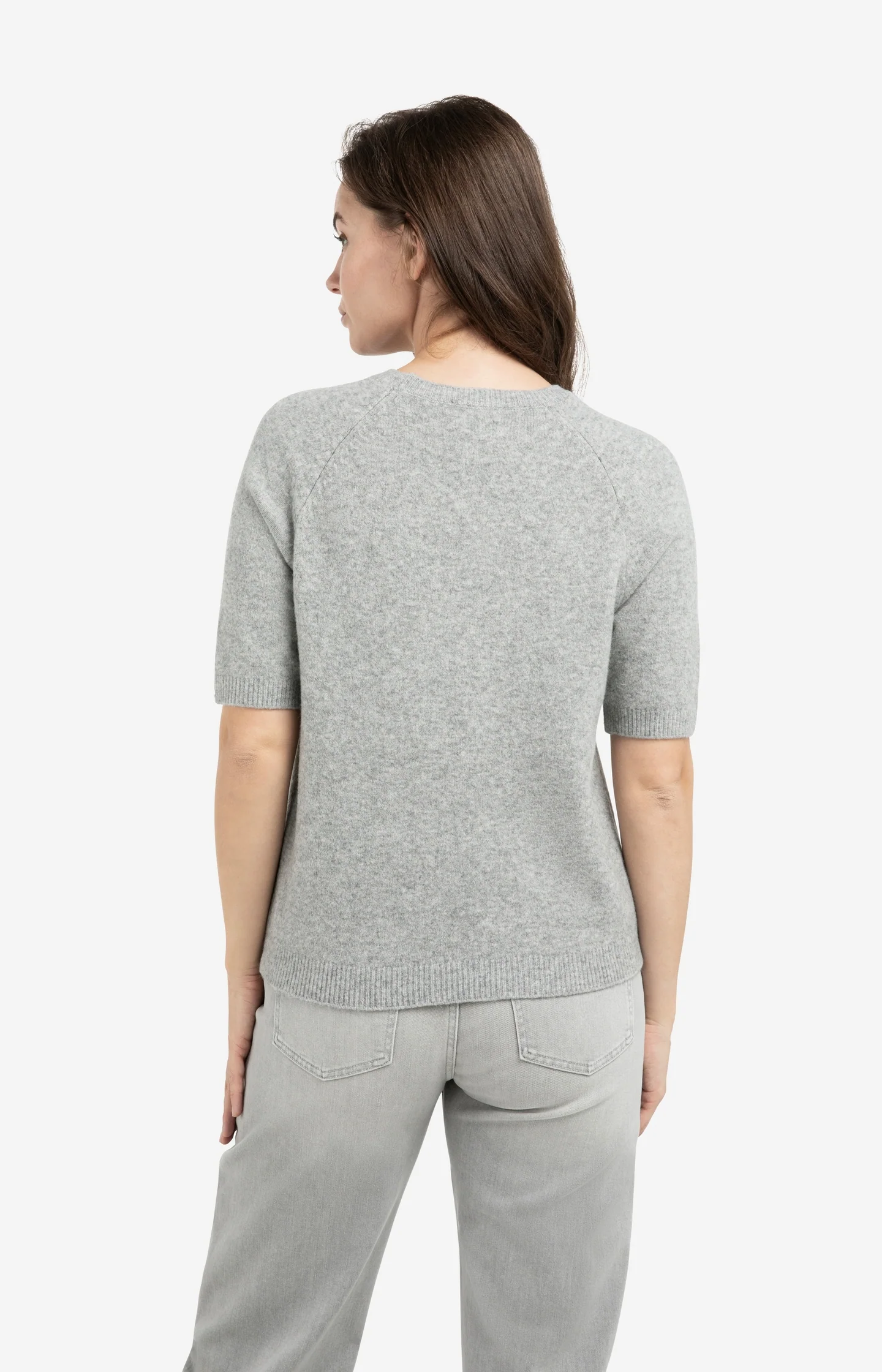 Soft sweater with short sleeves and round neckline - Image 4