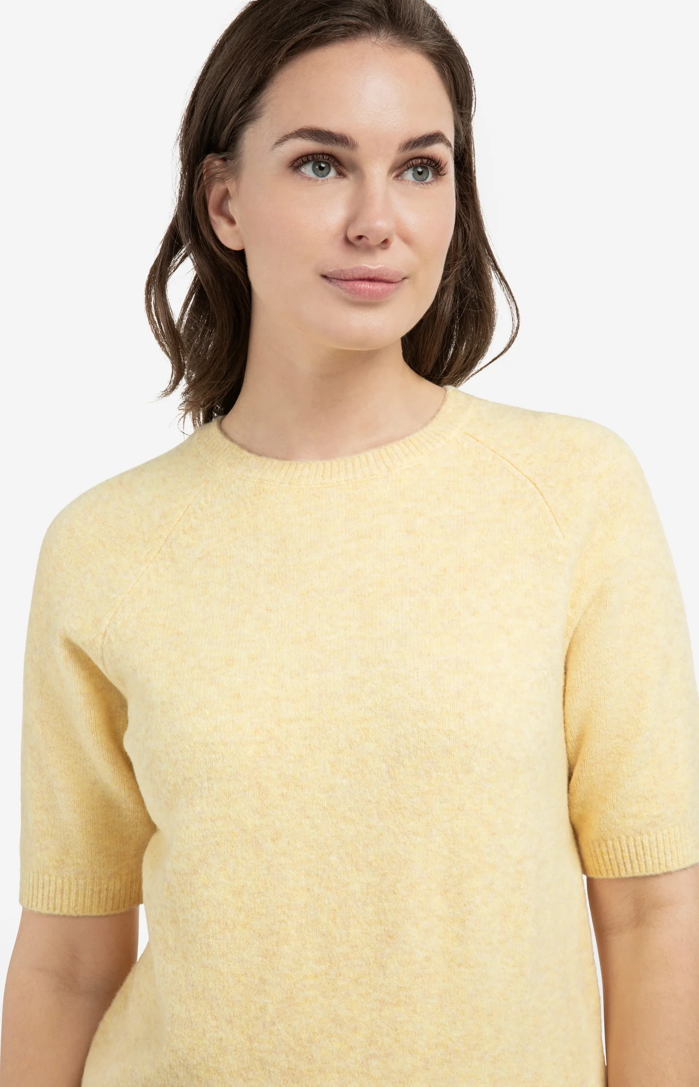 Soft sweater with short sleeves and round neckline - Image 5