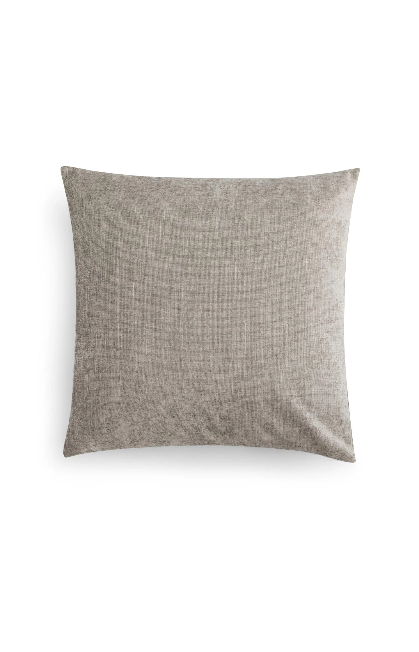 Square cushion with luxurious sheen