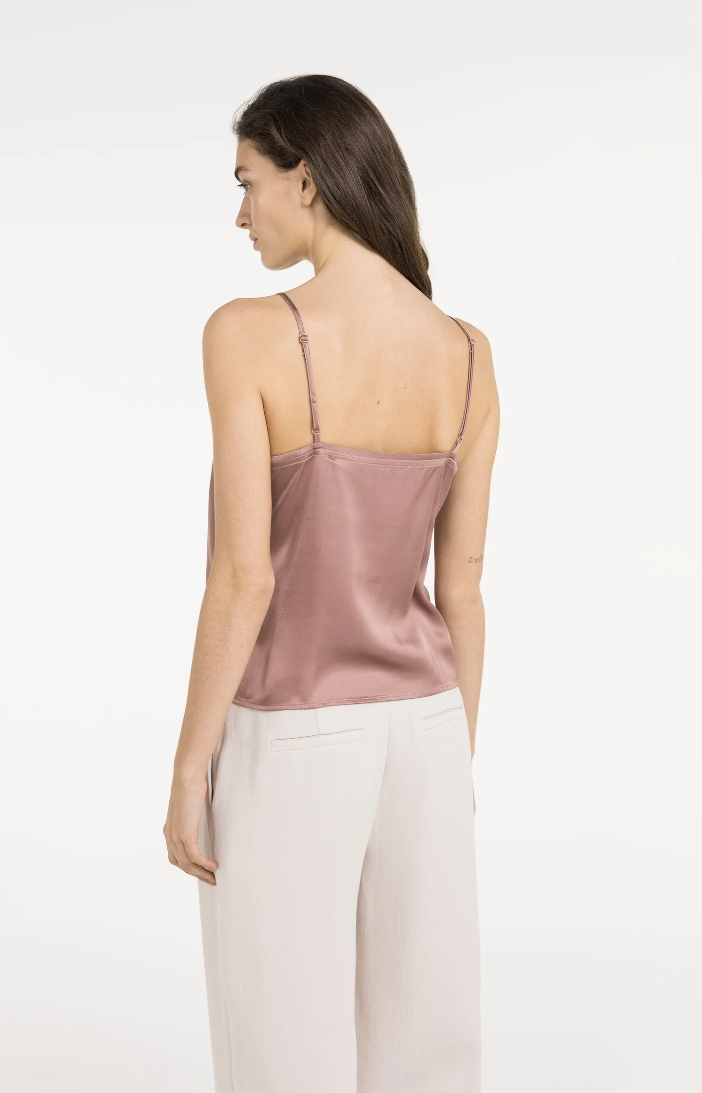 Strappy singlet with subtle V-notch - Image 3