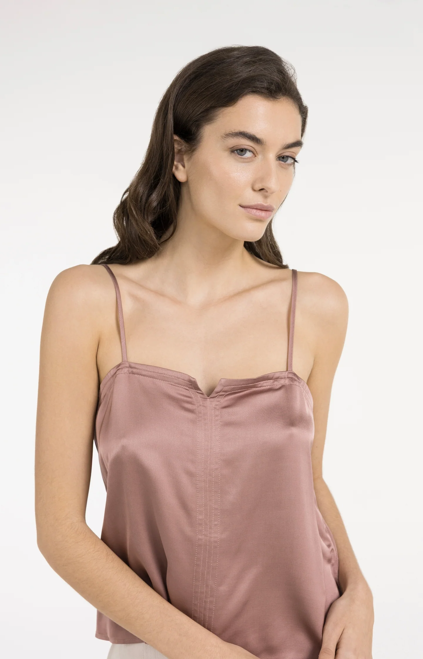 Strappy singlet with subtle V-notch - Image 4