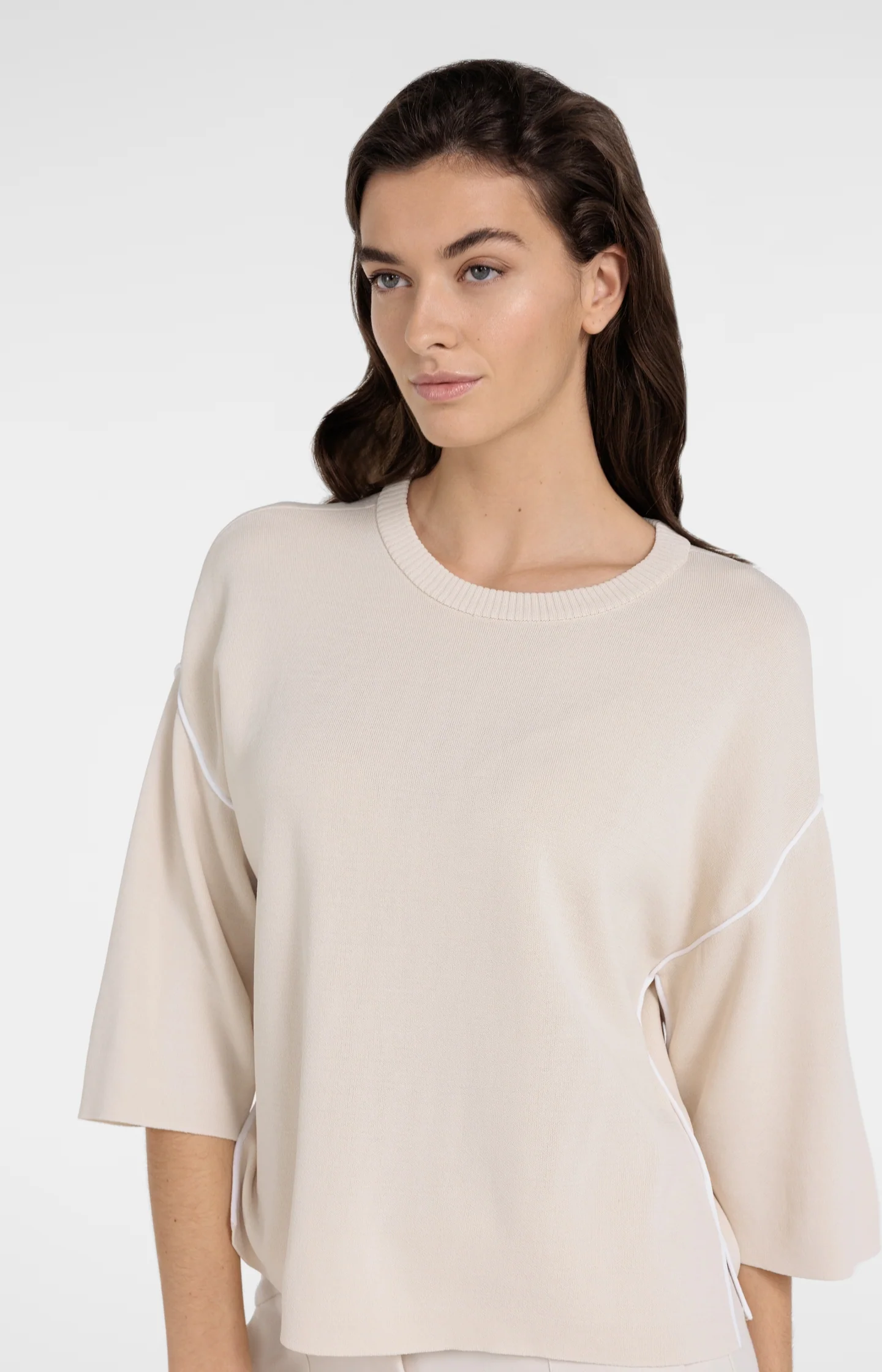 Sweater with 3/4 sleeves and contrasting seams - Image 4