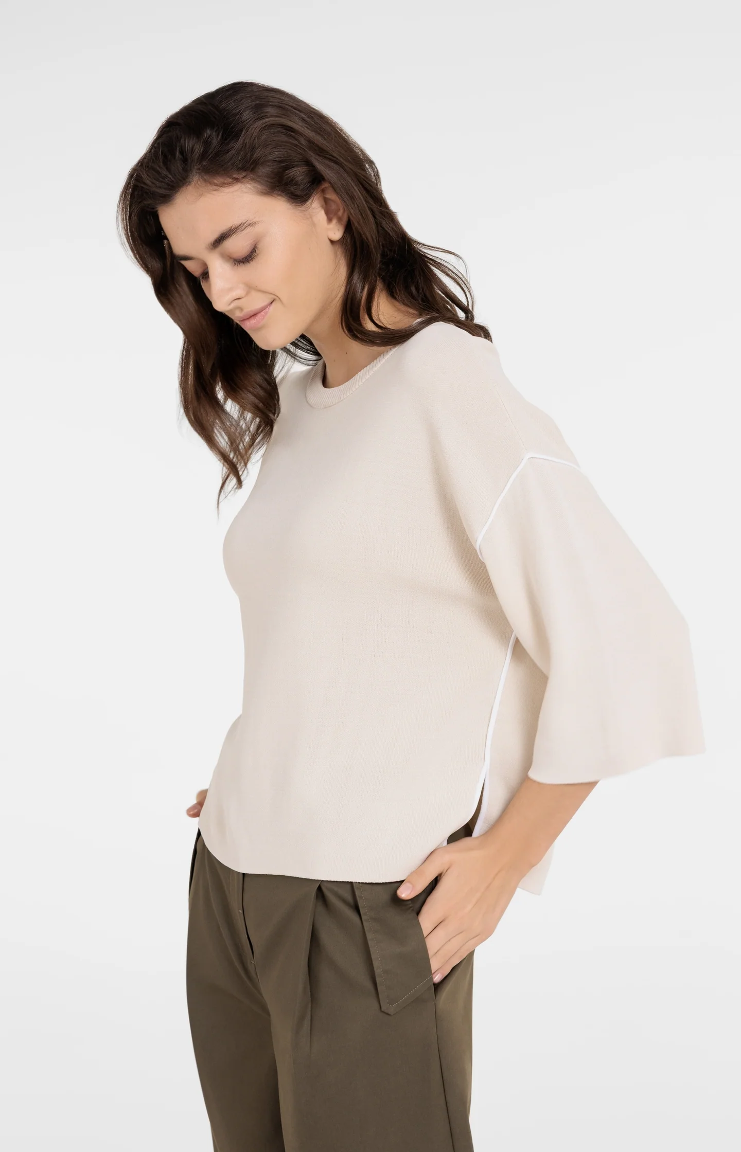 Sweater with 3/4 sleeves and contrasting seams - Image 7