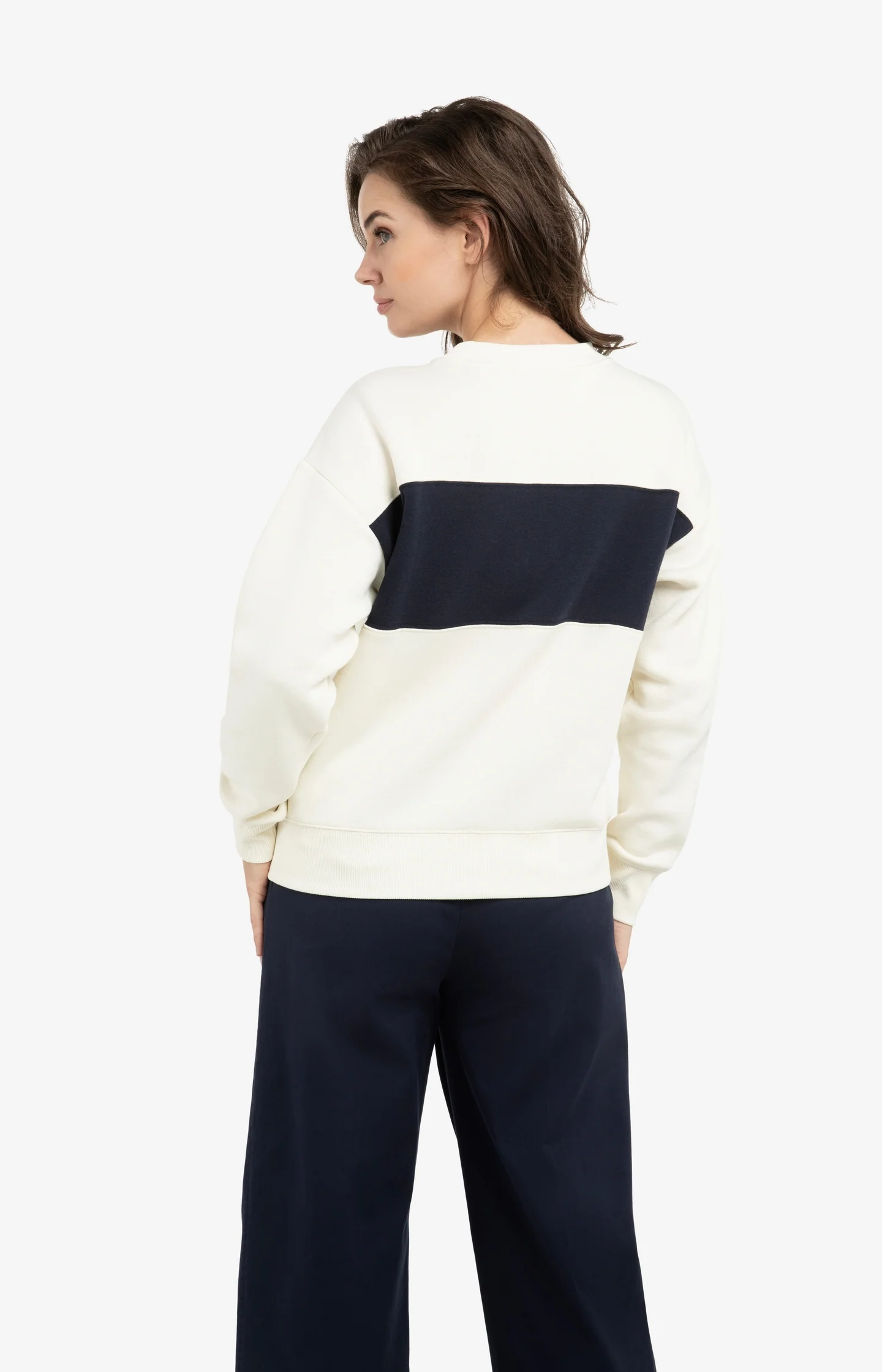 Sweater with colorblock and front text - Image 4