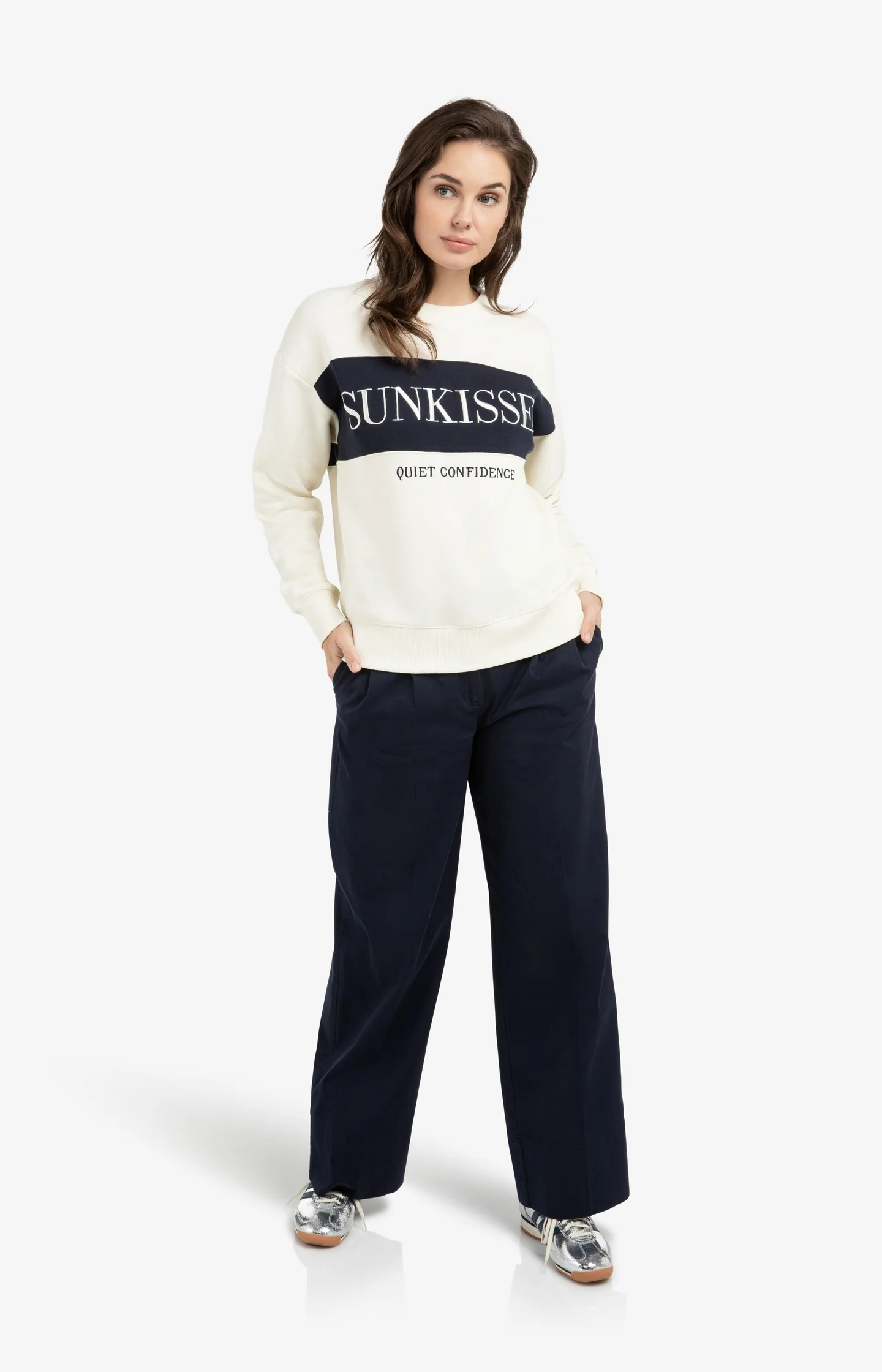 Sweater with colorblock and front text - Image 6