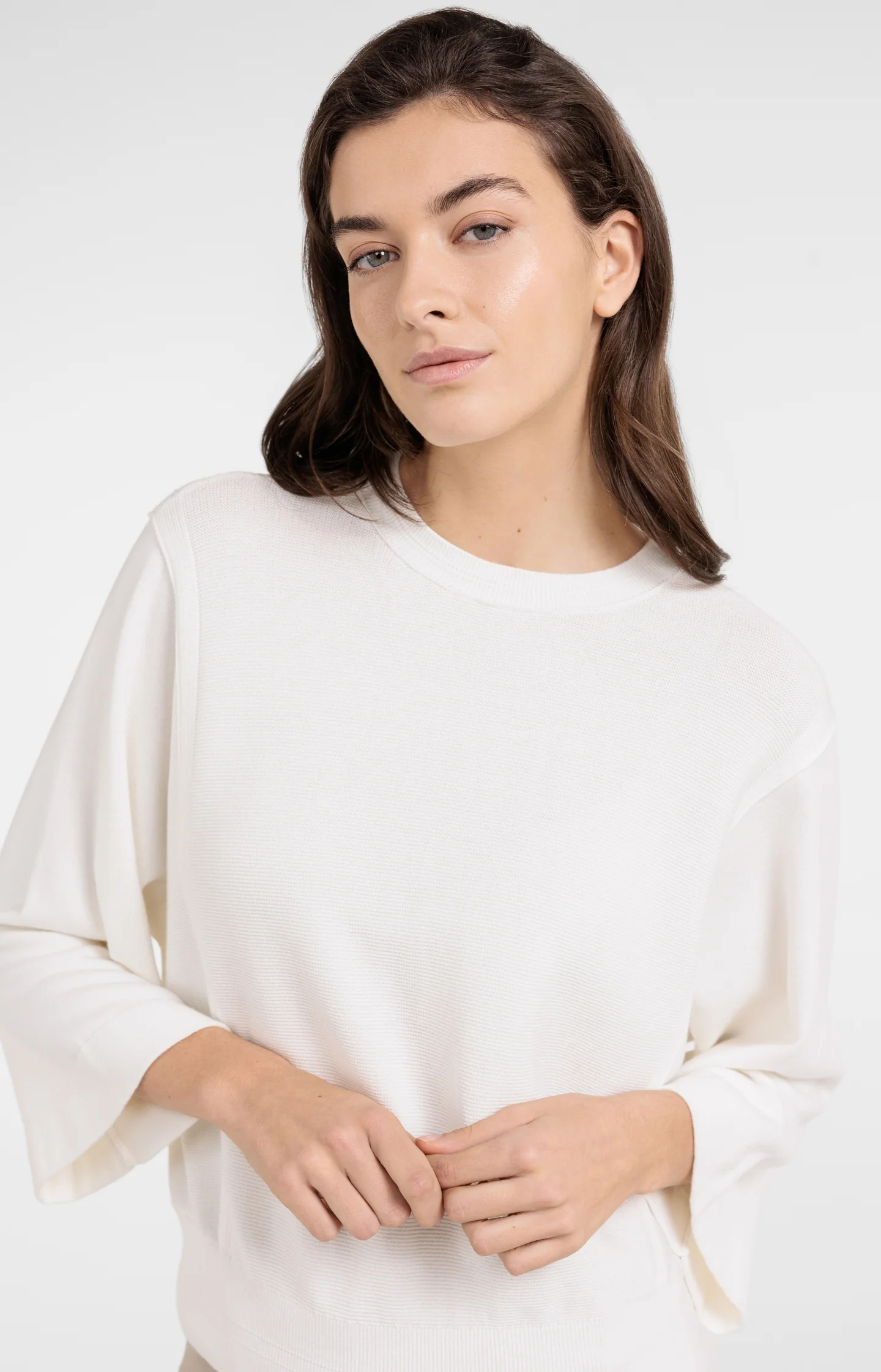 Sweater with mixed textures and wide sleeves - Image 5