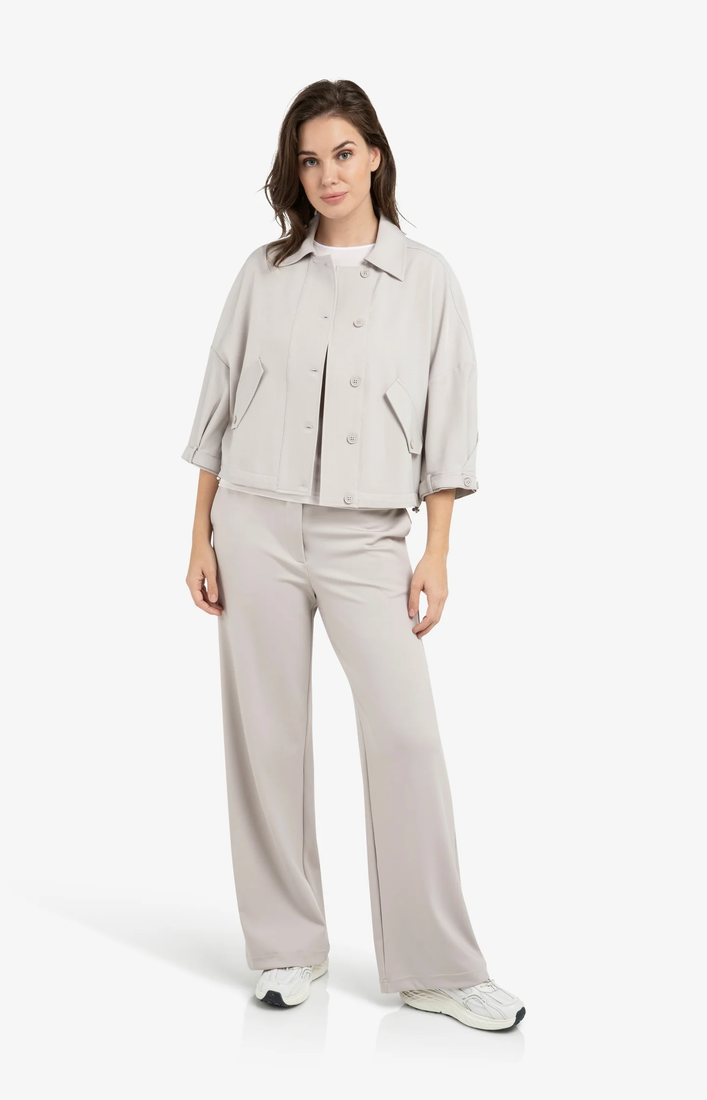 T-shirt with contrasting trim and round neck - Image 5