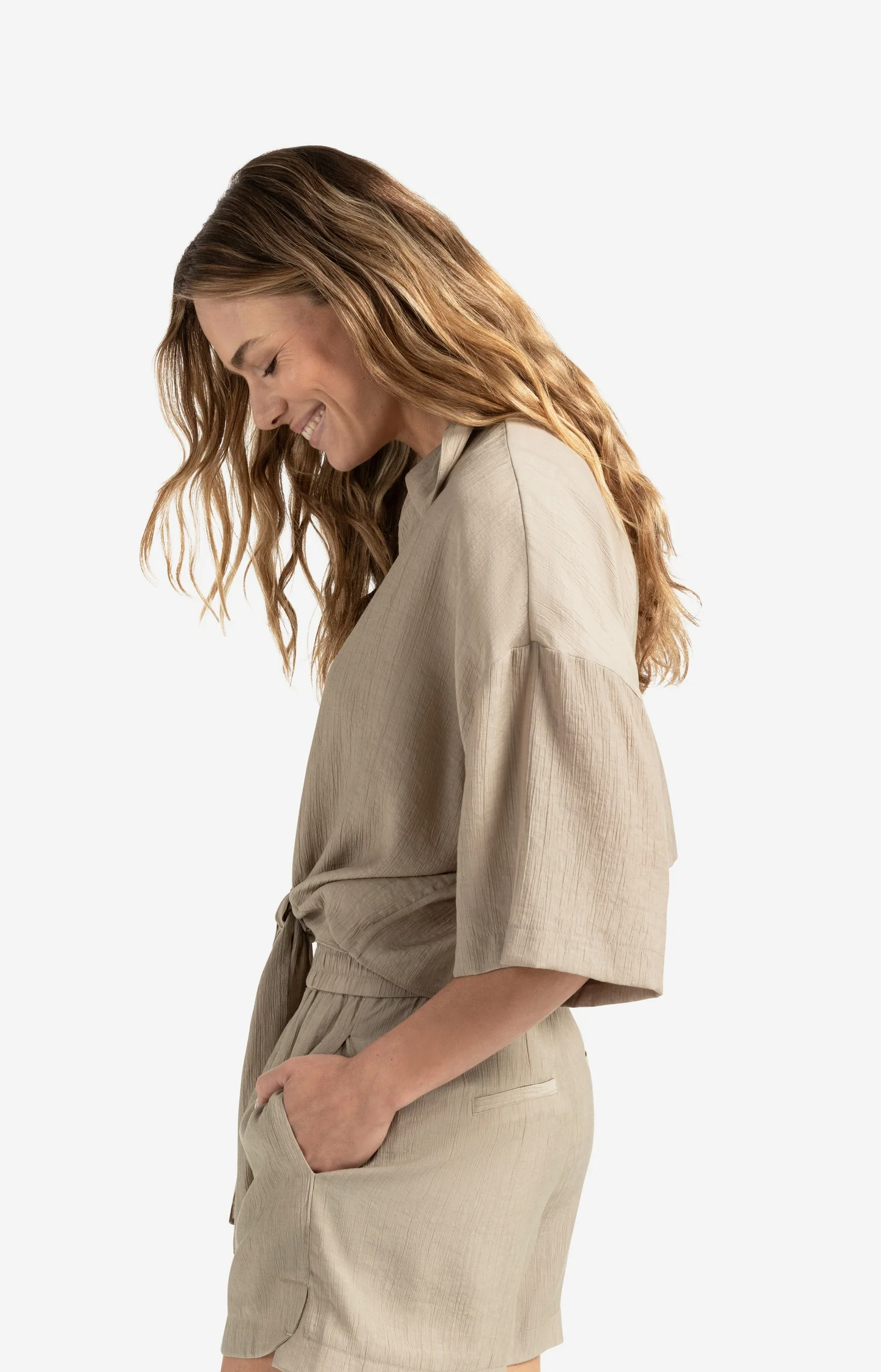 Top with knotted detail and wide sleeves - Image 5