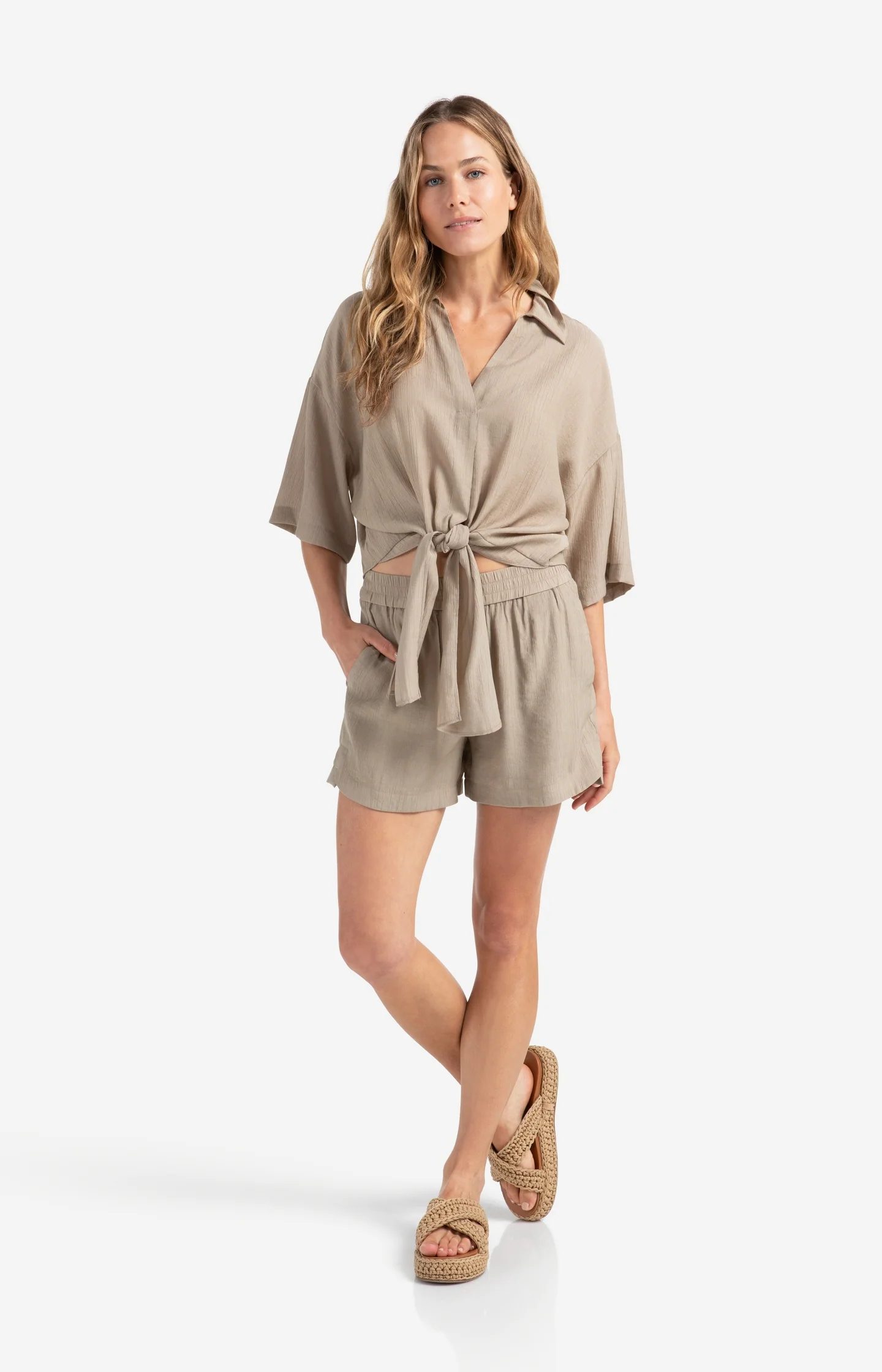 Top with knotted detail and wide sleeves - Image 8