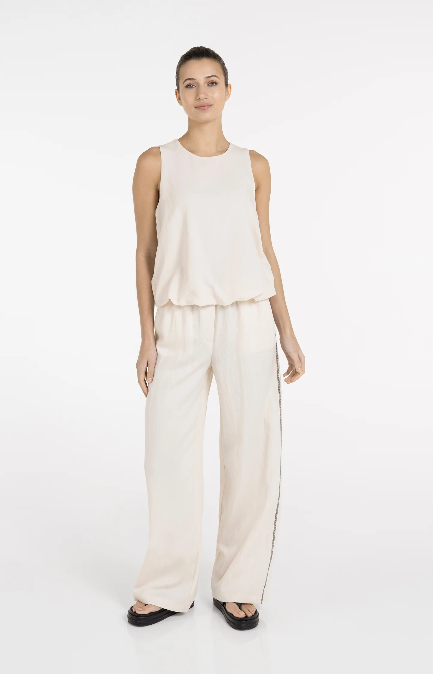 Trousers with wide legs and contrast stitching (L32) - Image 10