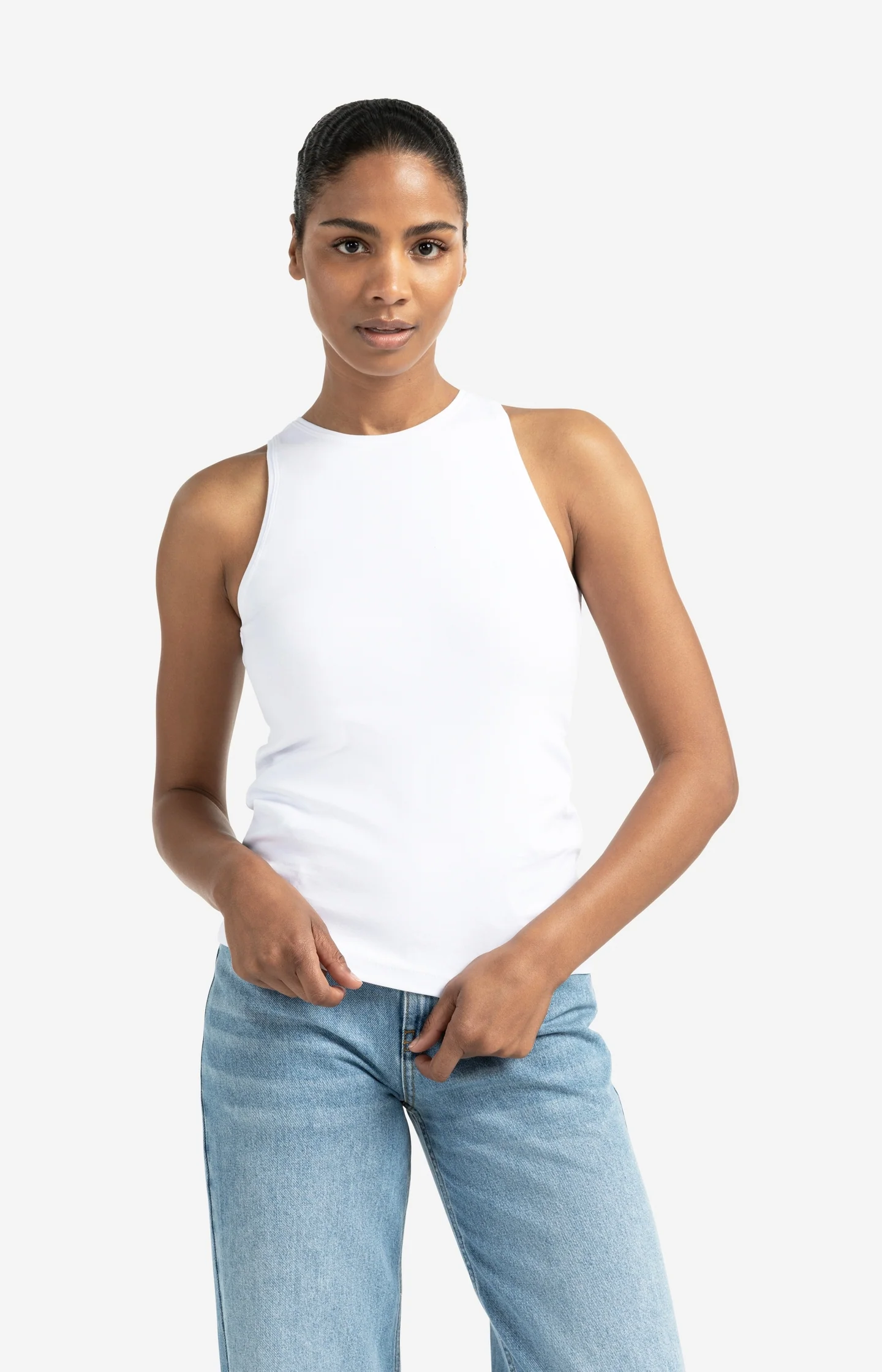 White halter top made of soft fabric - Image 4