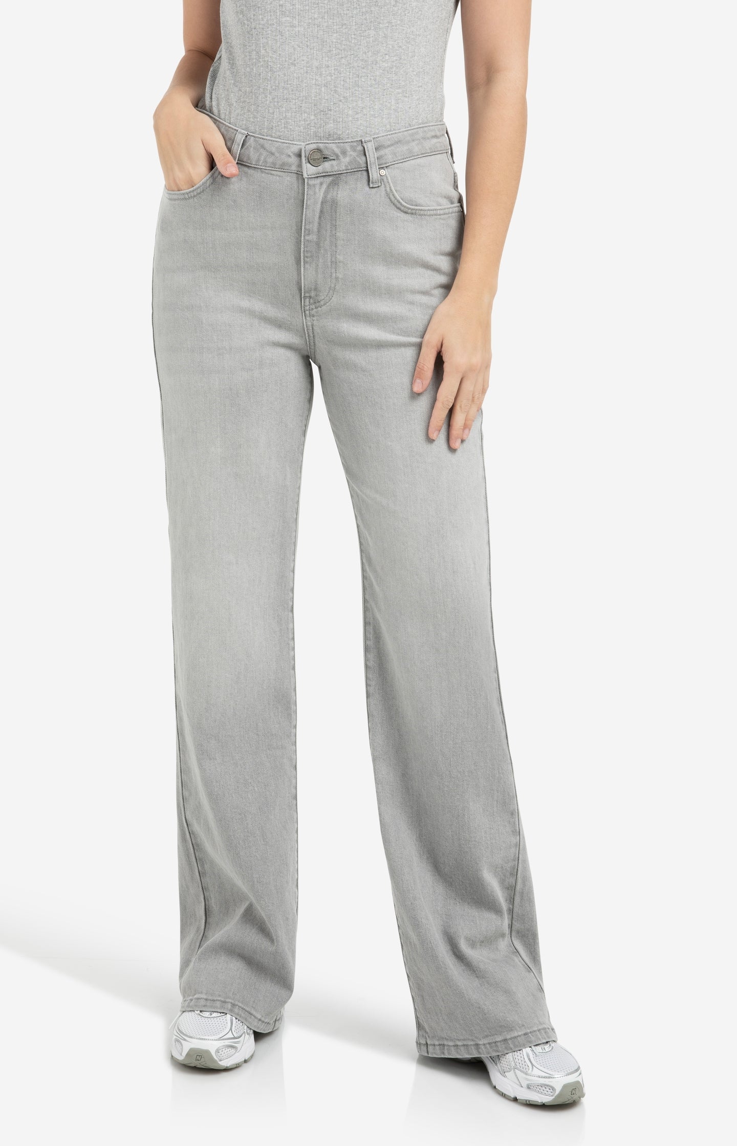 Wide-leg jeans with high waist (L32)